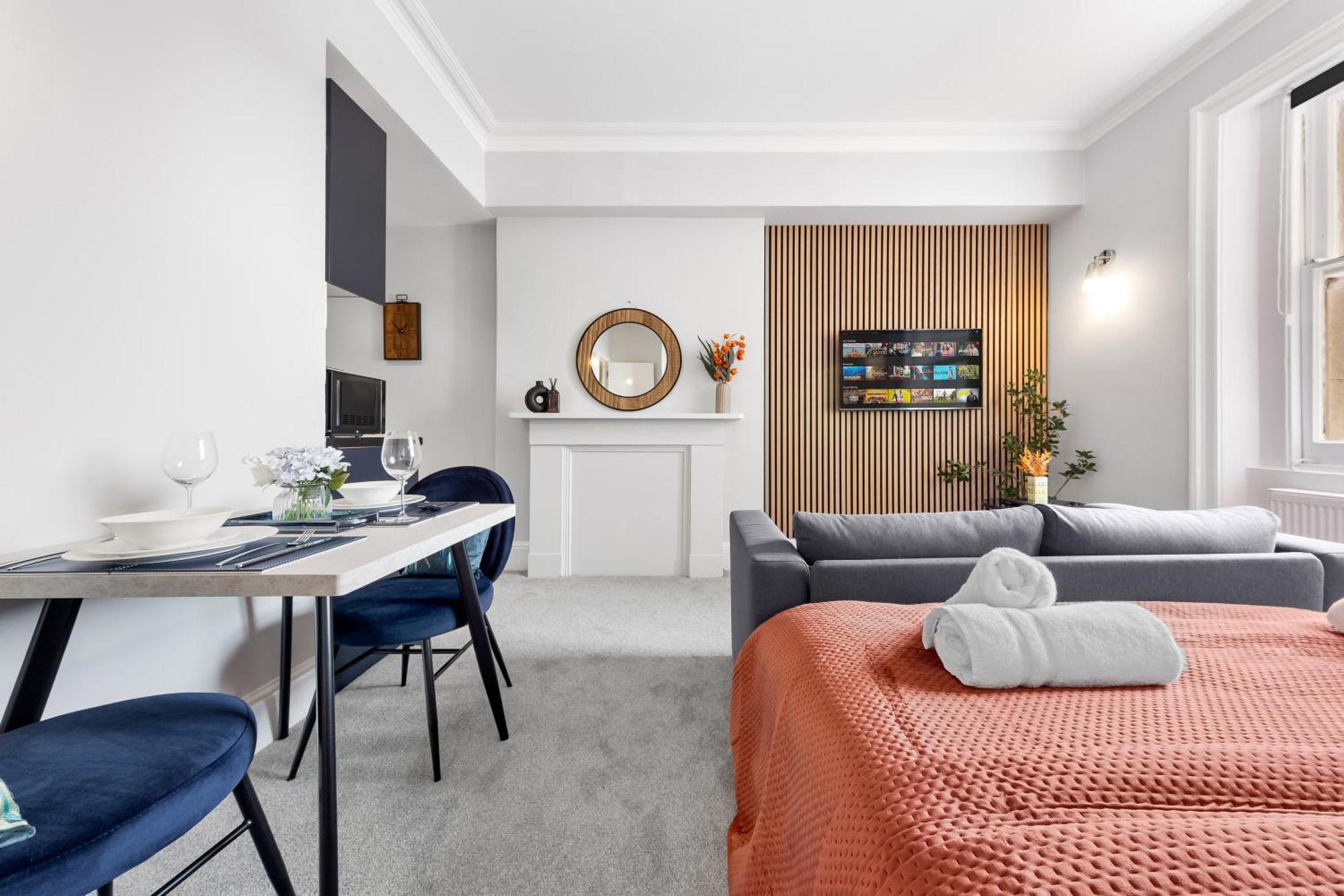 The Kensington - Unico Residences Apartment