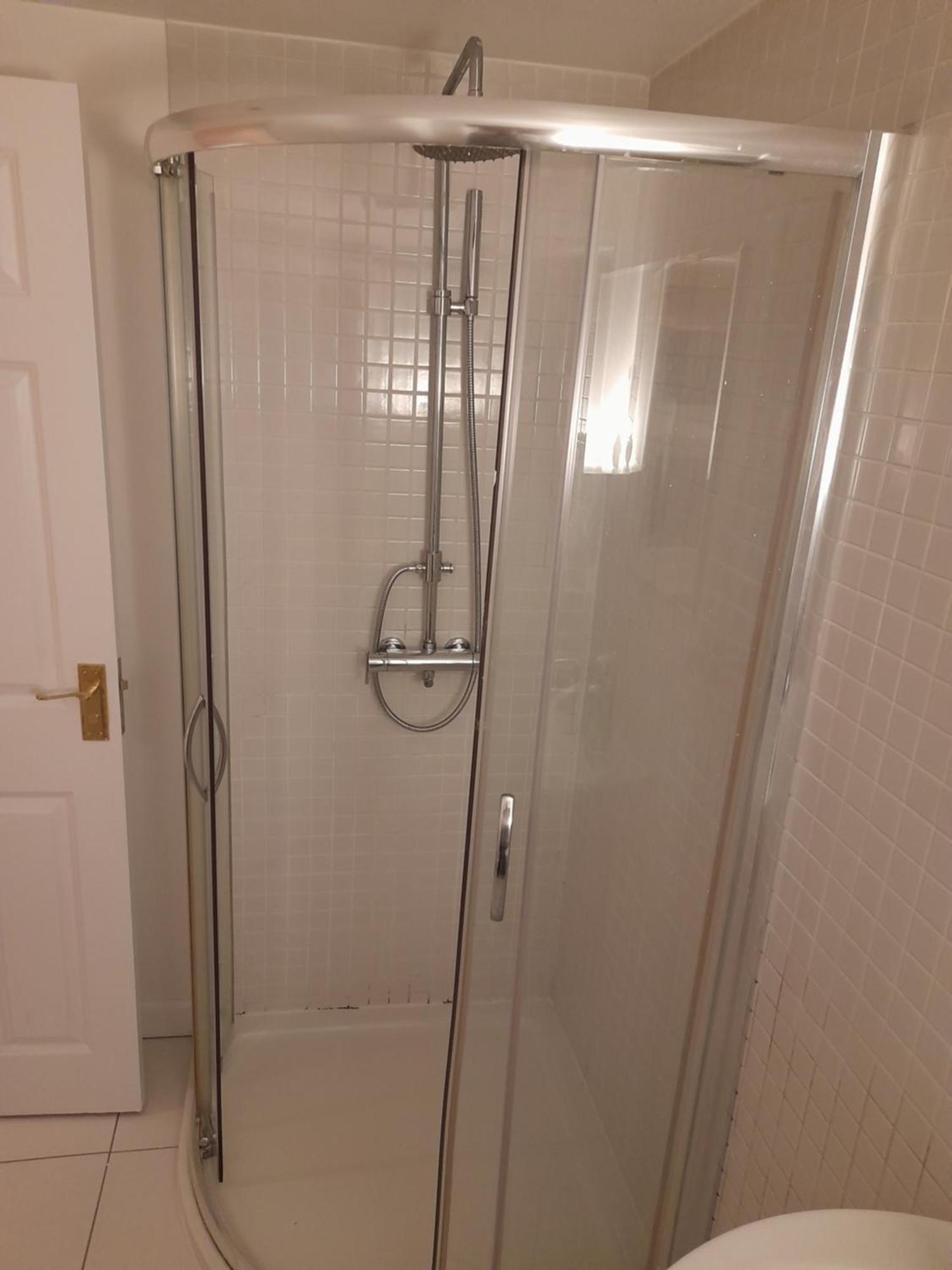 Big Ensuite With Shower And Rest And Good Garden View Hospedagem domiciliar Londres