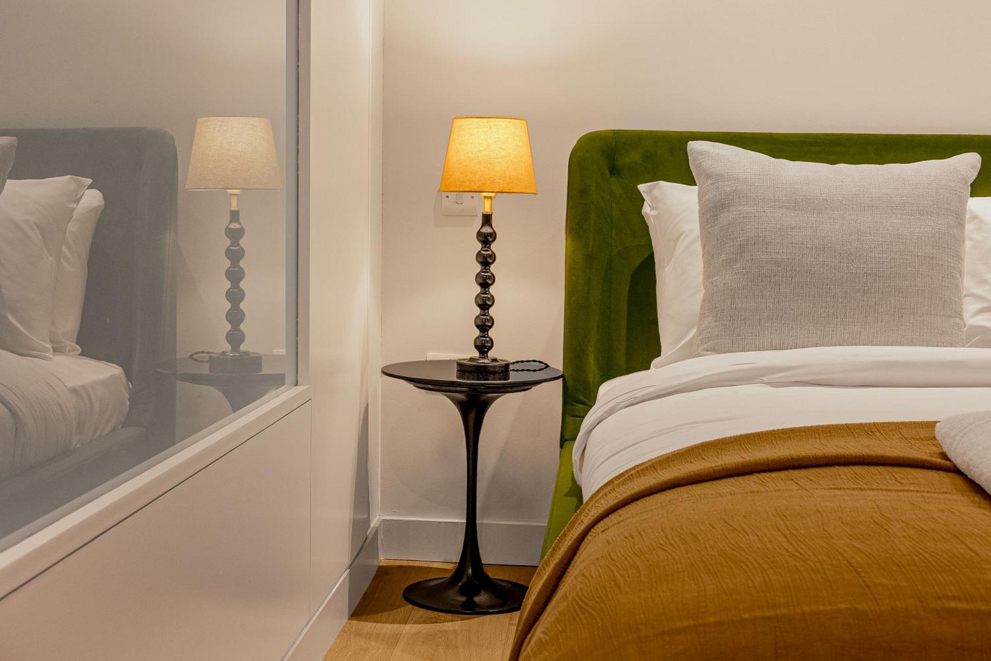 Servised On Artillery Lane Aparthotel 4*