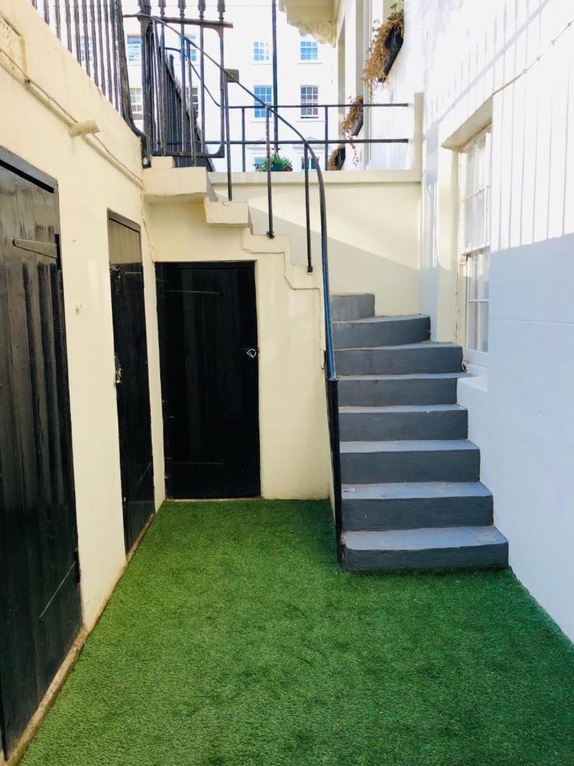 Large Group Friendly South Belgravia 4br London