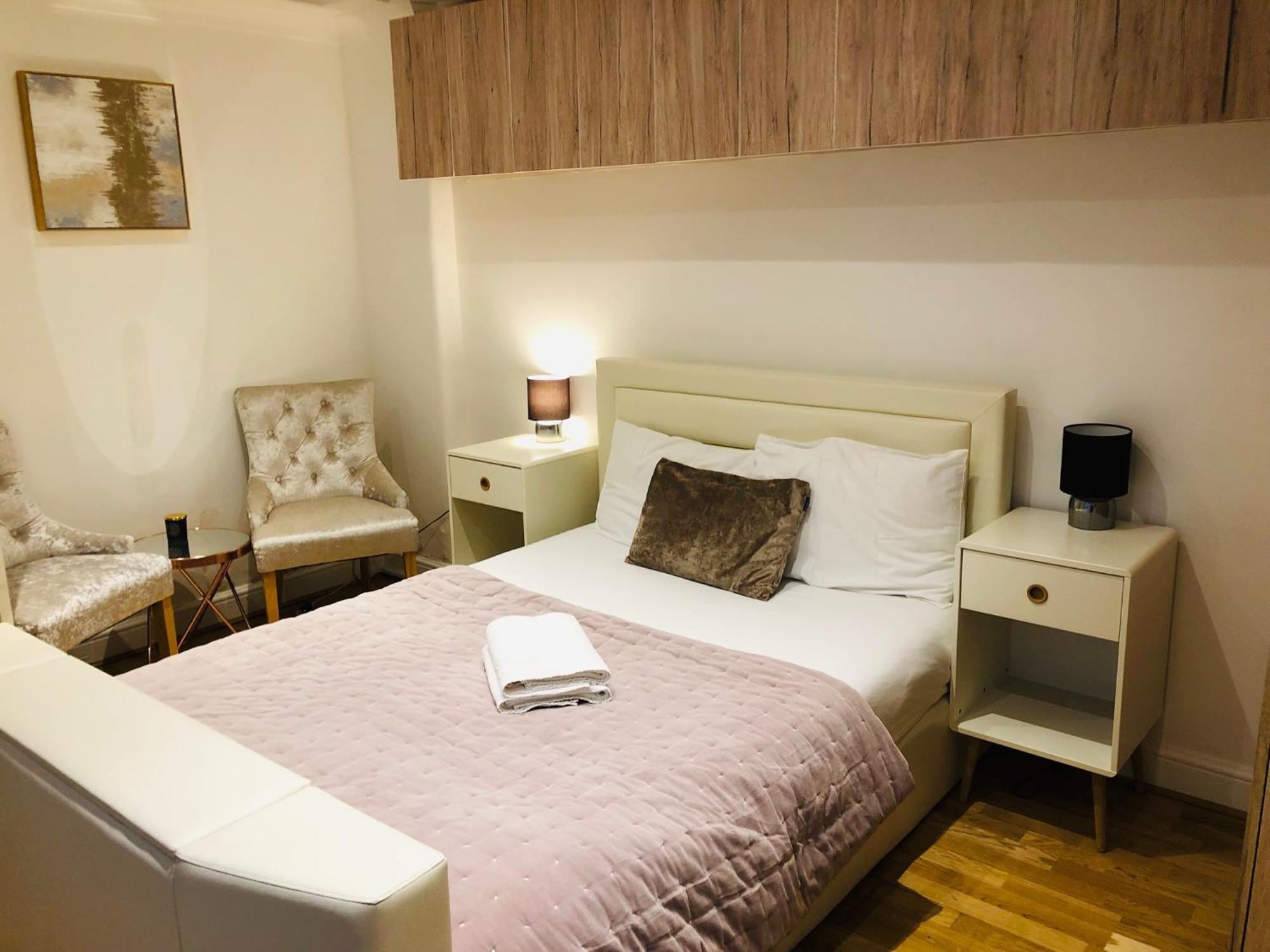 Large Group Friendly South Belgravia 4br London