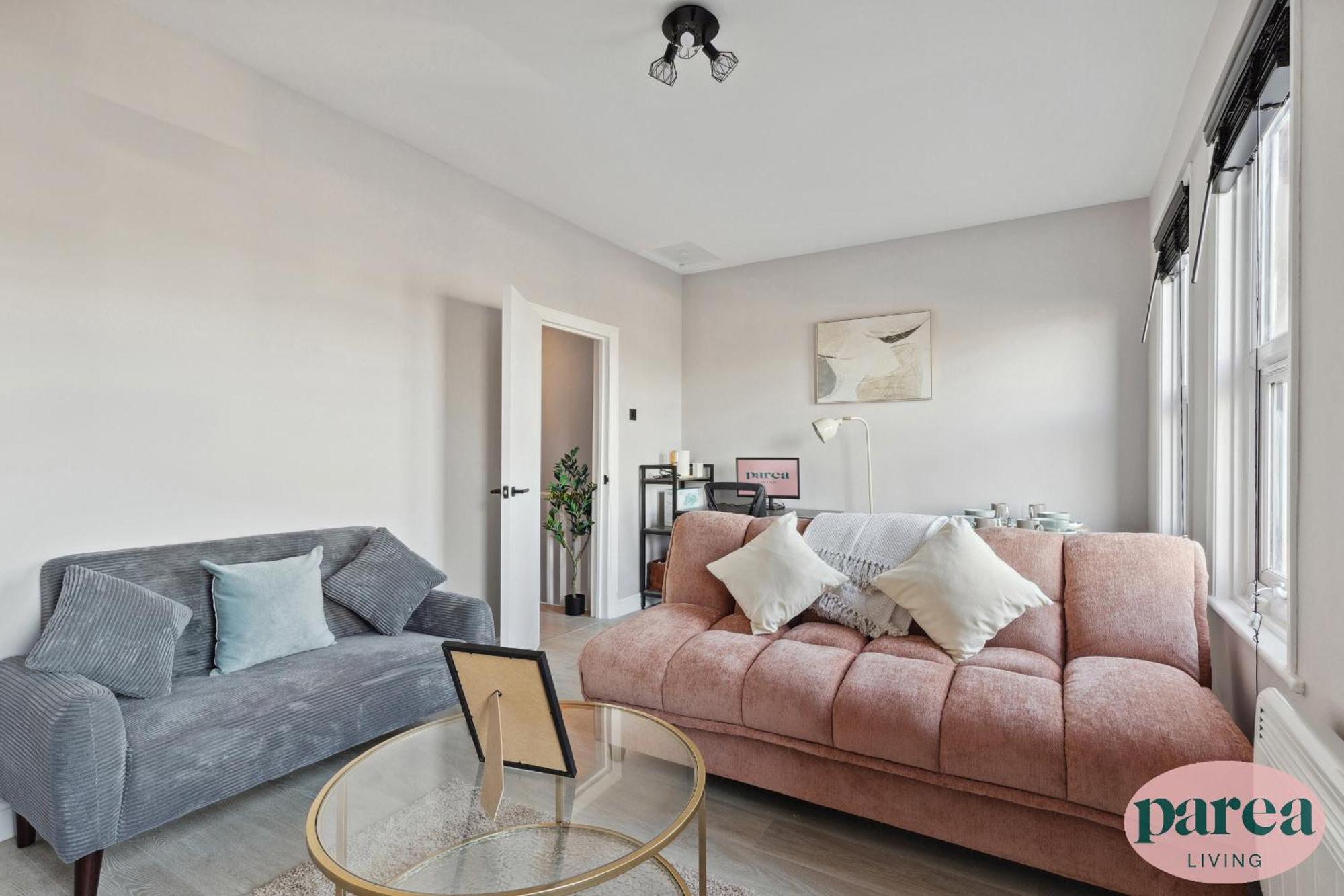 Parea Living - Charming Leyton Cozy East Retreat Apartment *