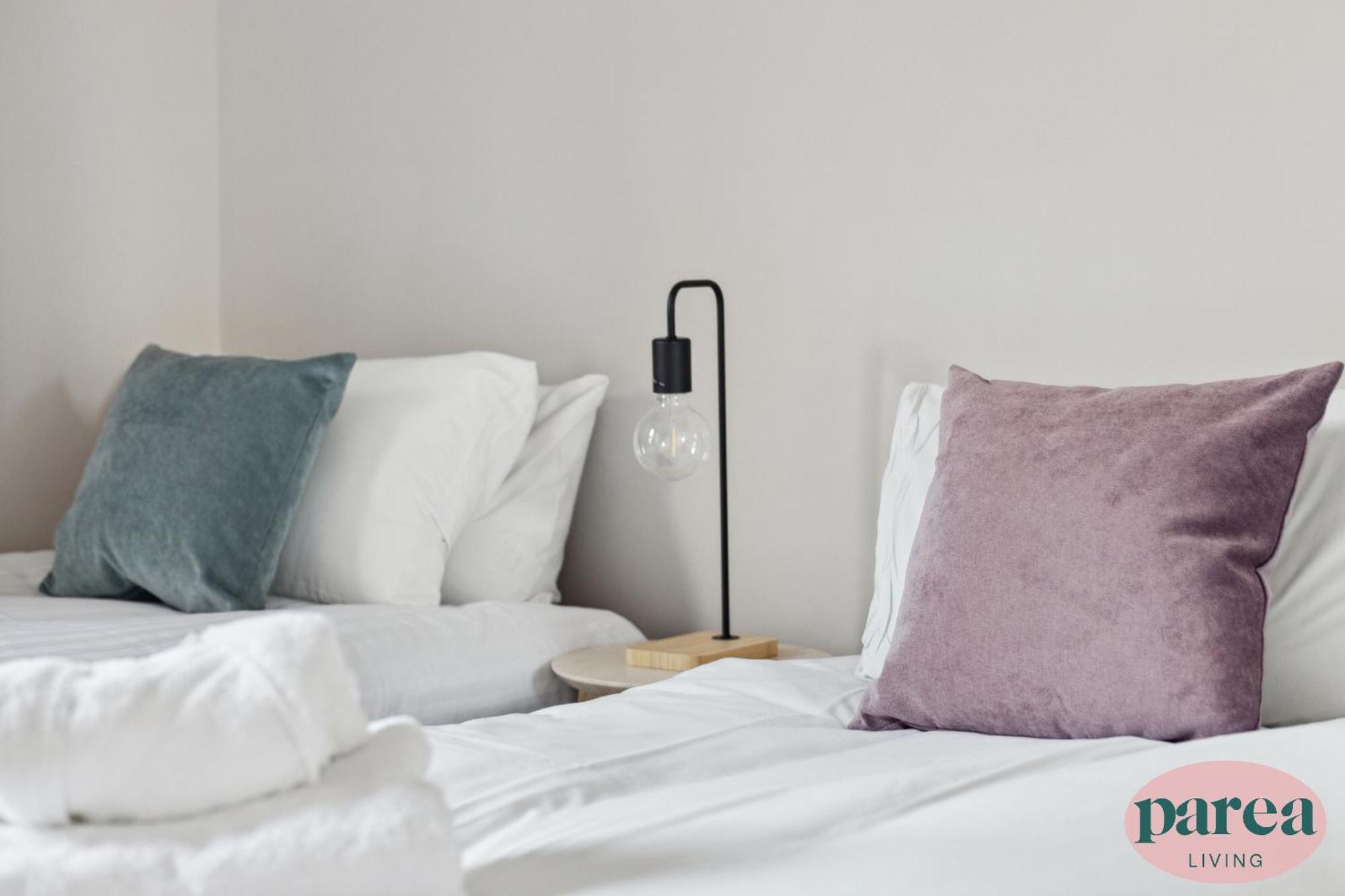 Parea Living - Charming Leyton Cozy East Retreat Apartment