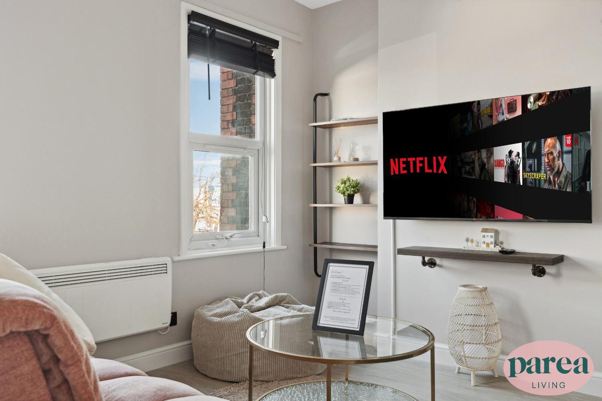 Parea Living - Charming Leyton Cozy East Retreat *