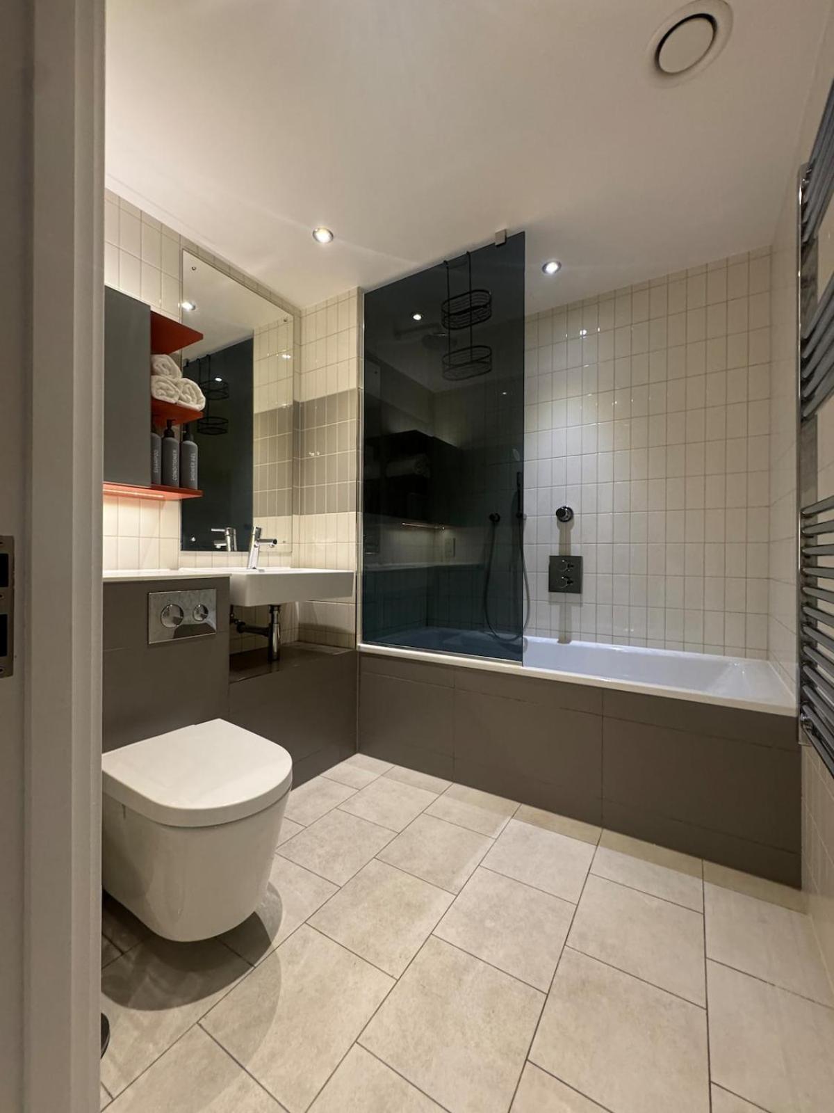 Luxury 1 Bedroom In With Free Parking Londres