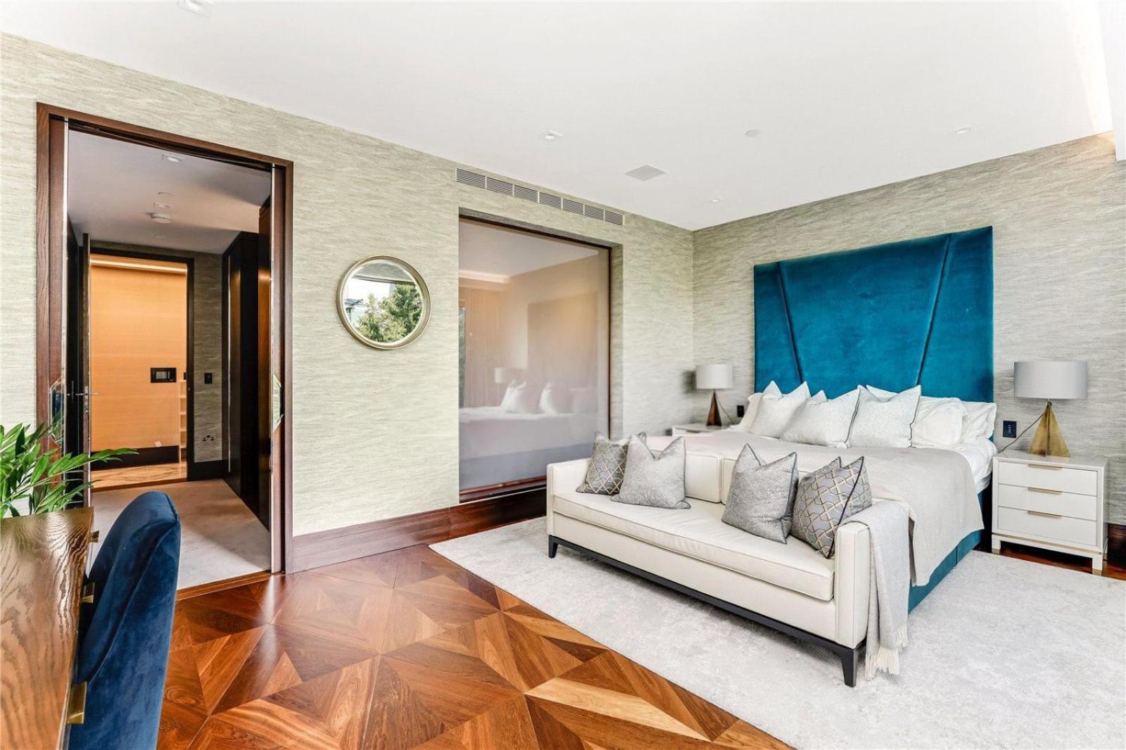 5 Million Pound Super Luxury Large Duplex Penthouse Sleeps 8 Londres