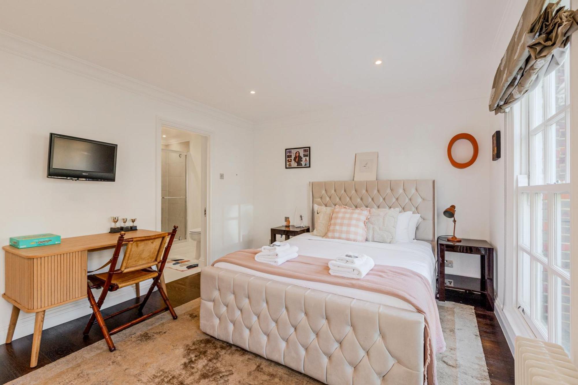 Apartment New 3lvl 3br With Garden, Prime Knightsbridge *