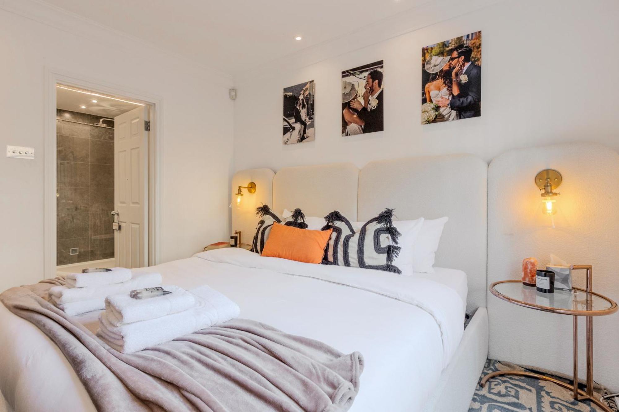 New 3lvl 3br With Garden, Prime Knightsbridge * London