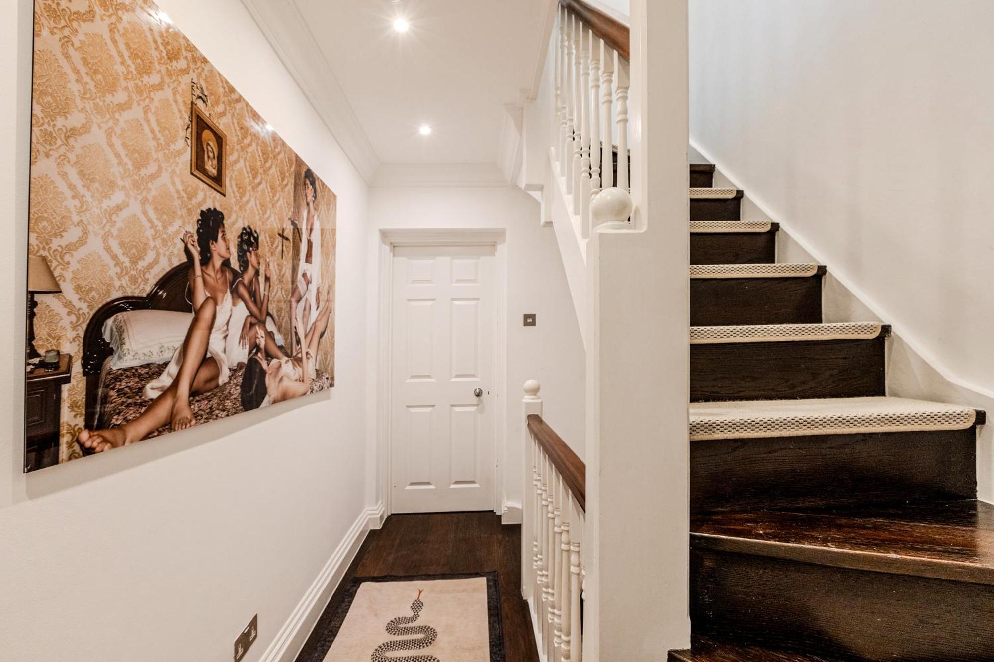 New 3lvl 3br With Garden, Prime Knightsbridge