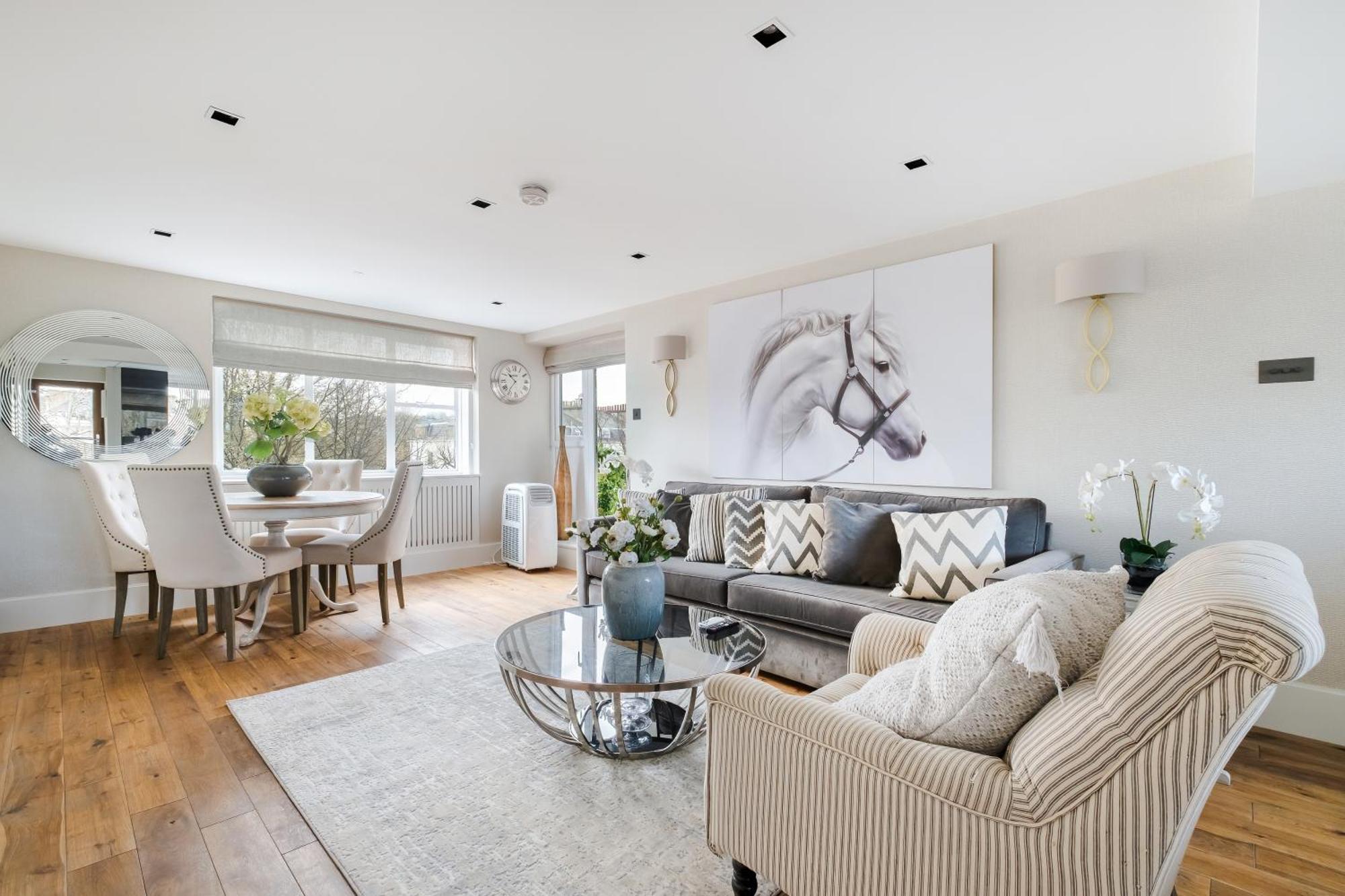 Luxury 3 Bedrooms In Holiday home London