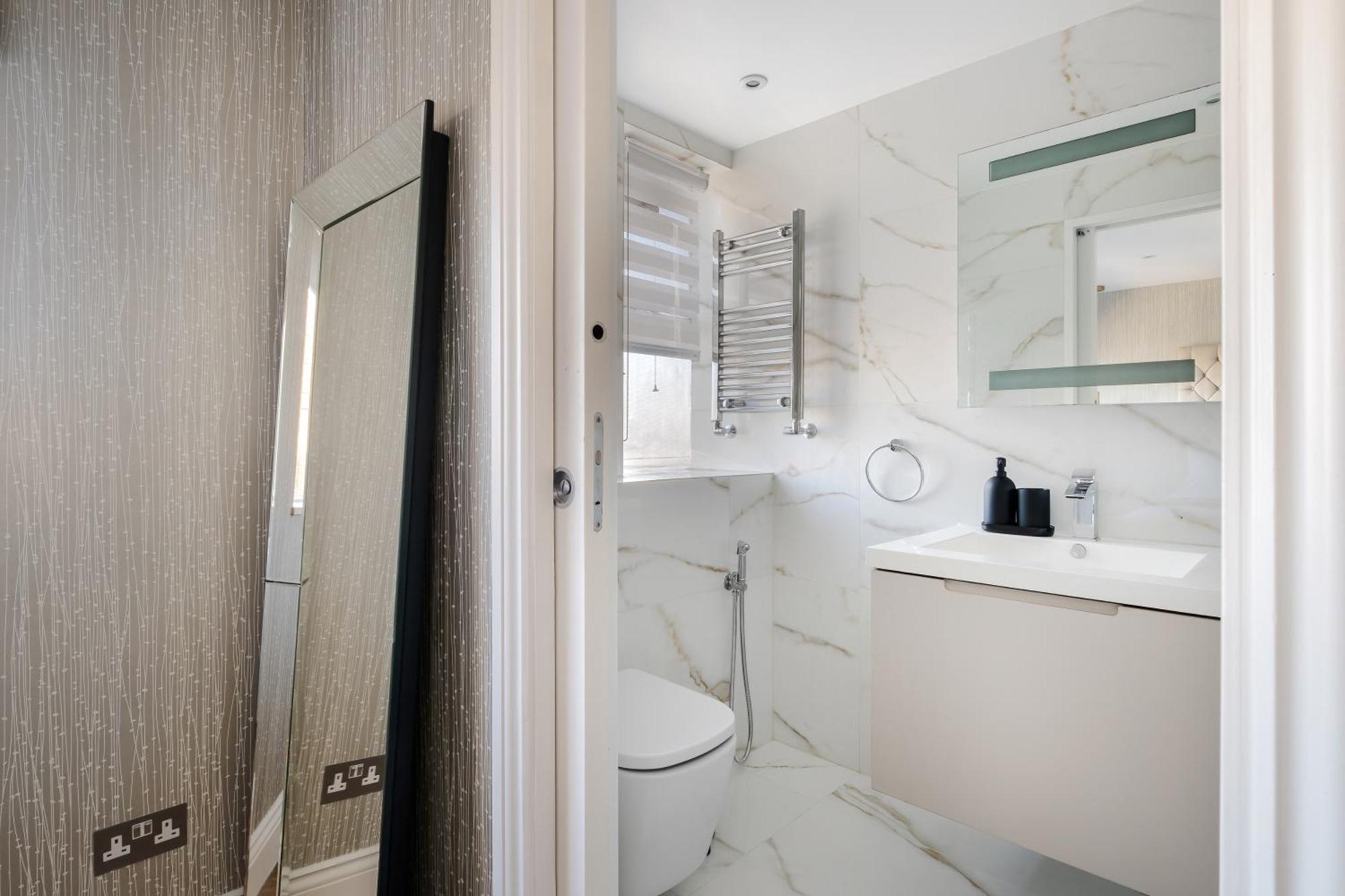 Luxury 3 Bedrooms In * London