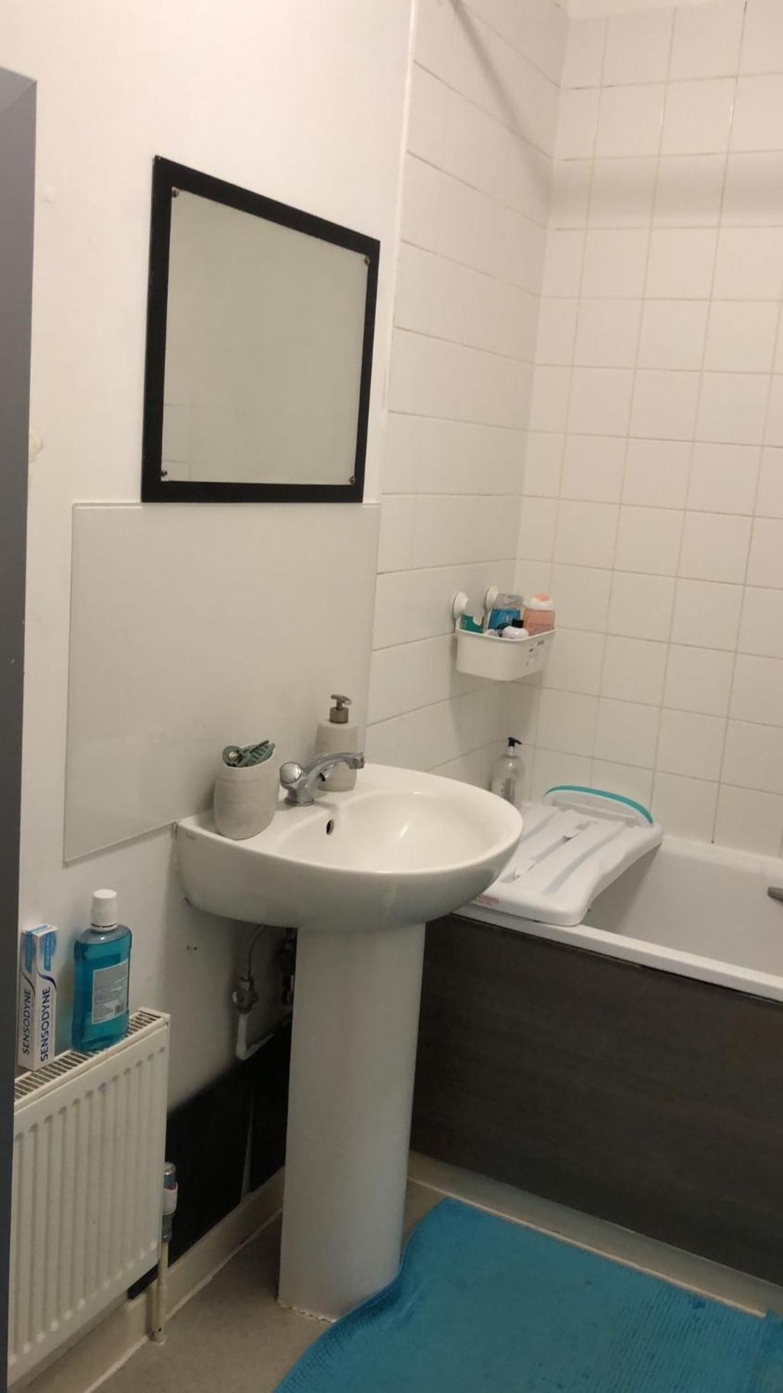 Prime Location - Cosy Dedicated Bathroom - Female Only