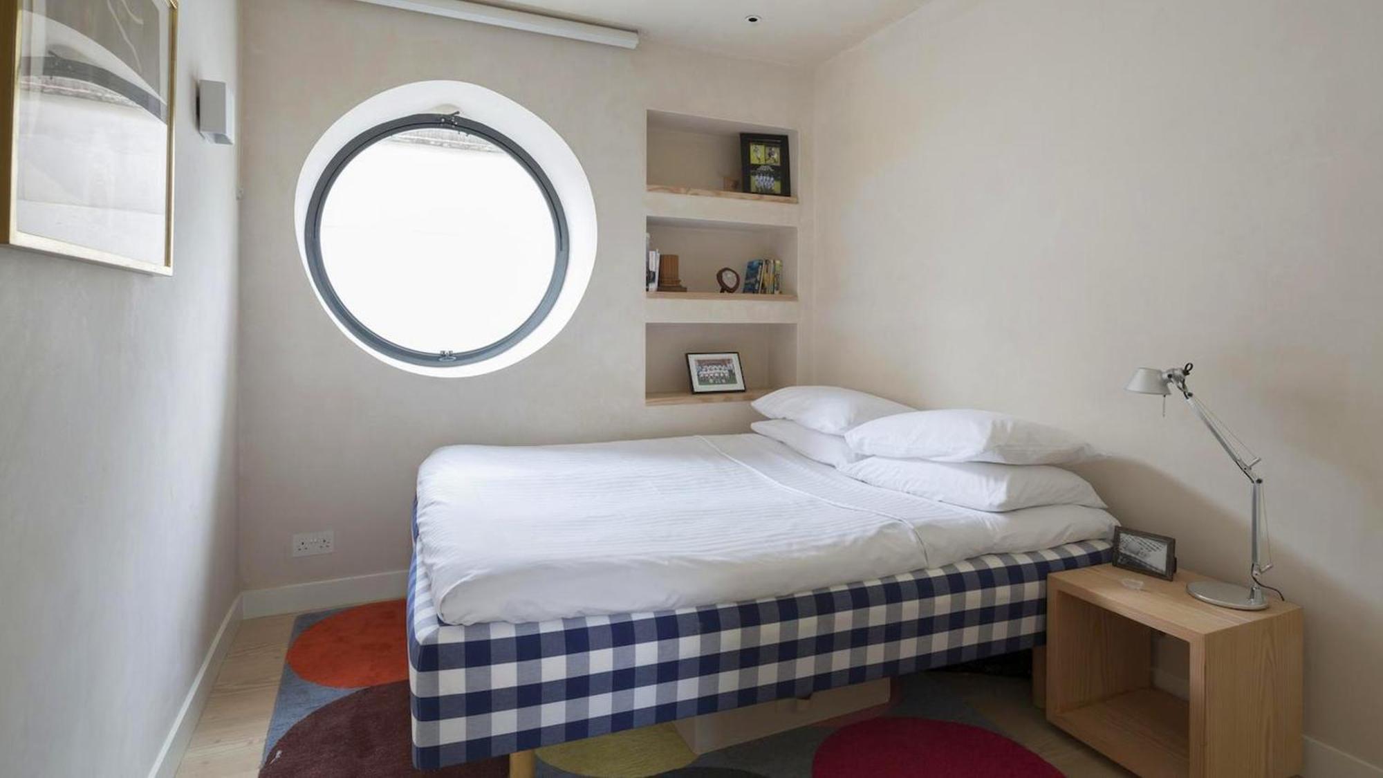 Kyle With Garden And Heated Pool Apartment London