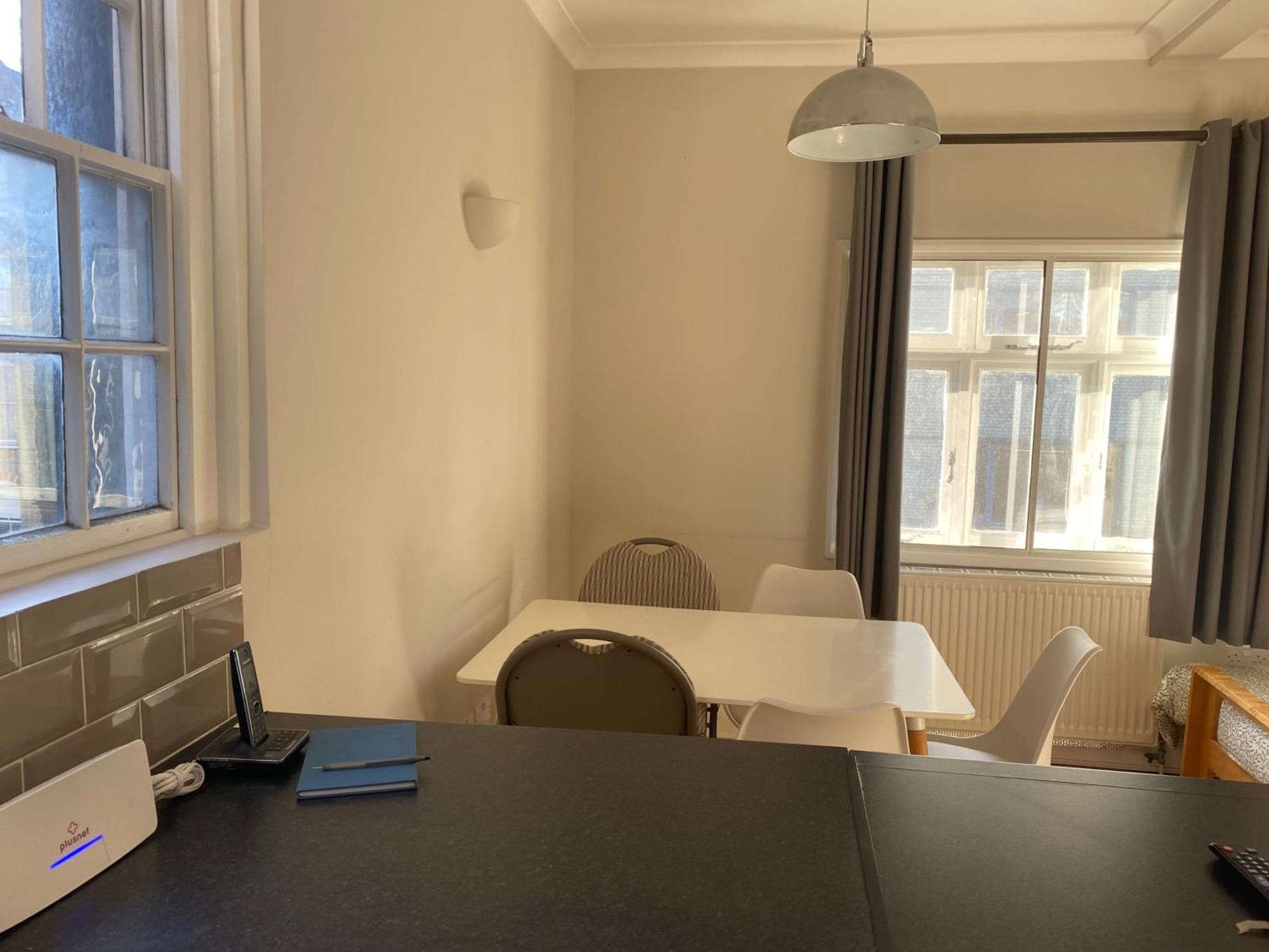 Apartamento Victorian Building - Sleeps 5 - Pet Friendly *