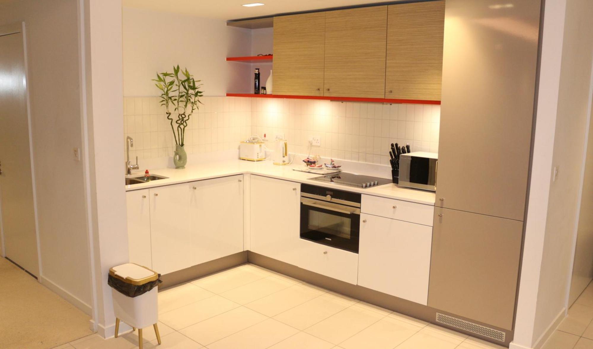 Luxury 1 Bedroom In With Free Parking