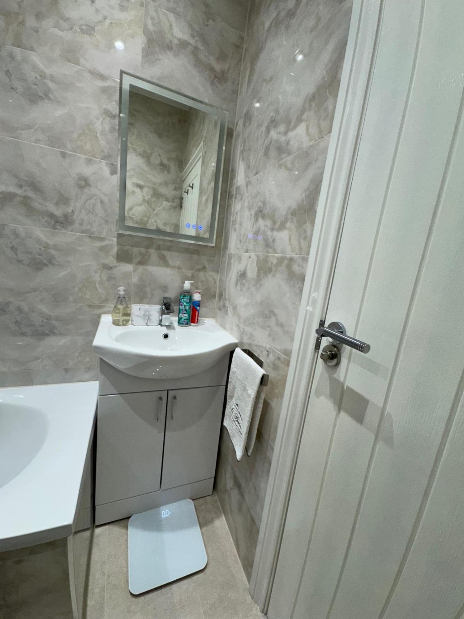 Charming 2 Bedroom In Apartment London