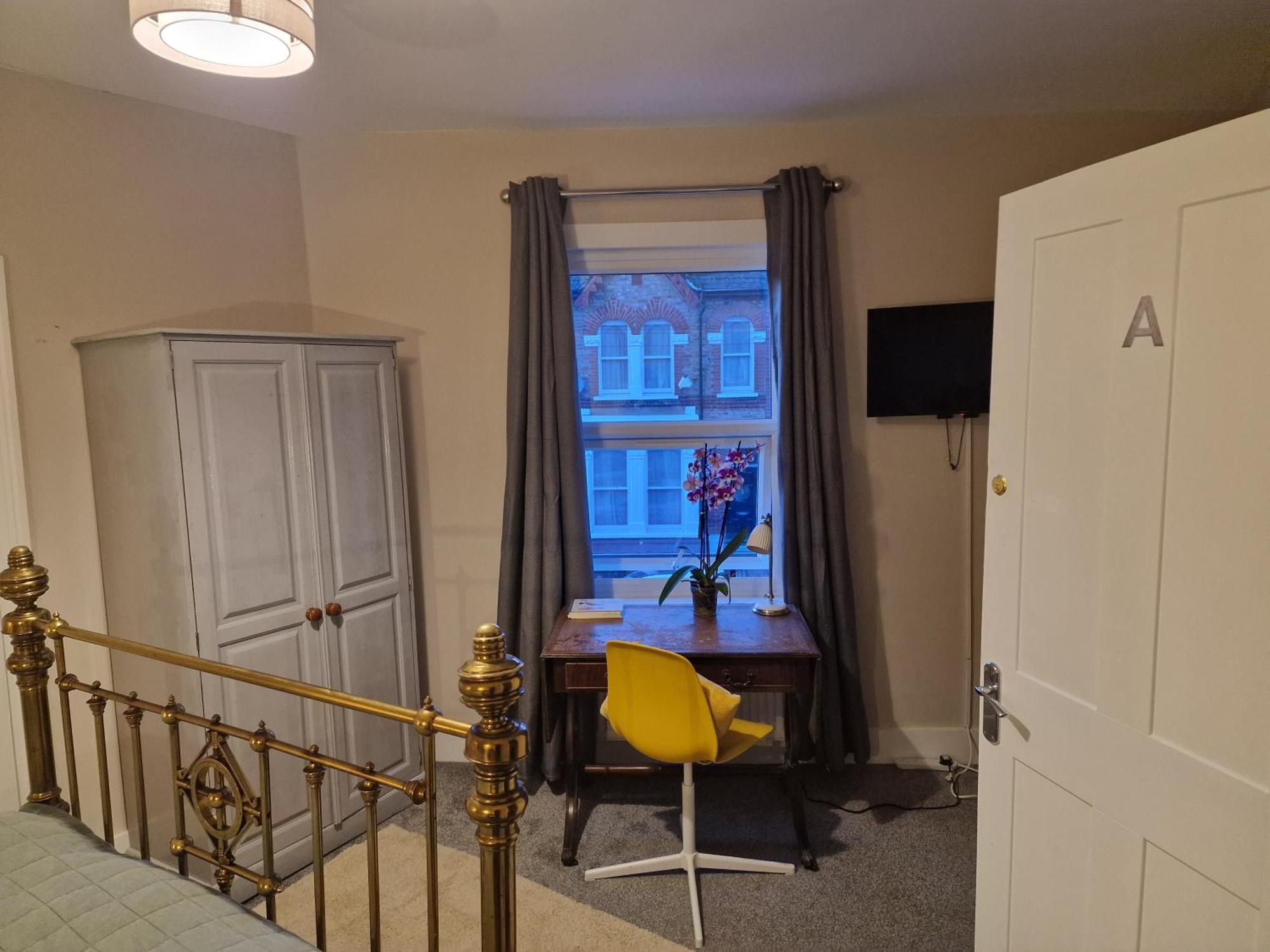 The Bean - Double Bedroom With Private Bathroom Bed & Breakfast London