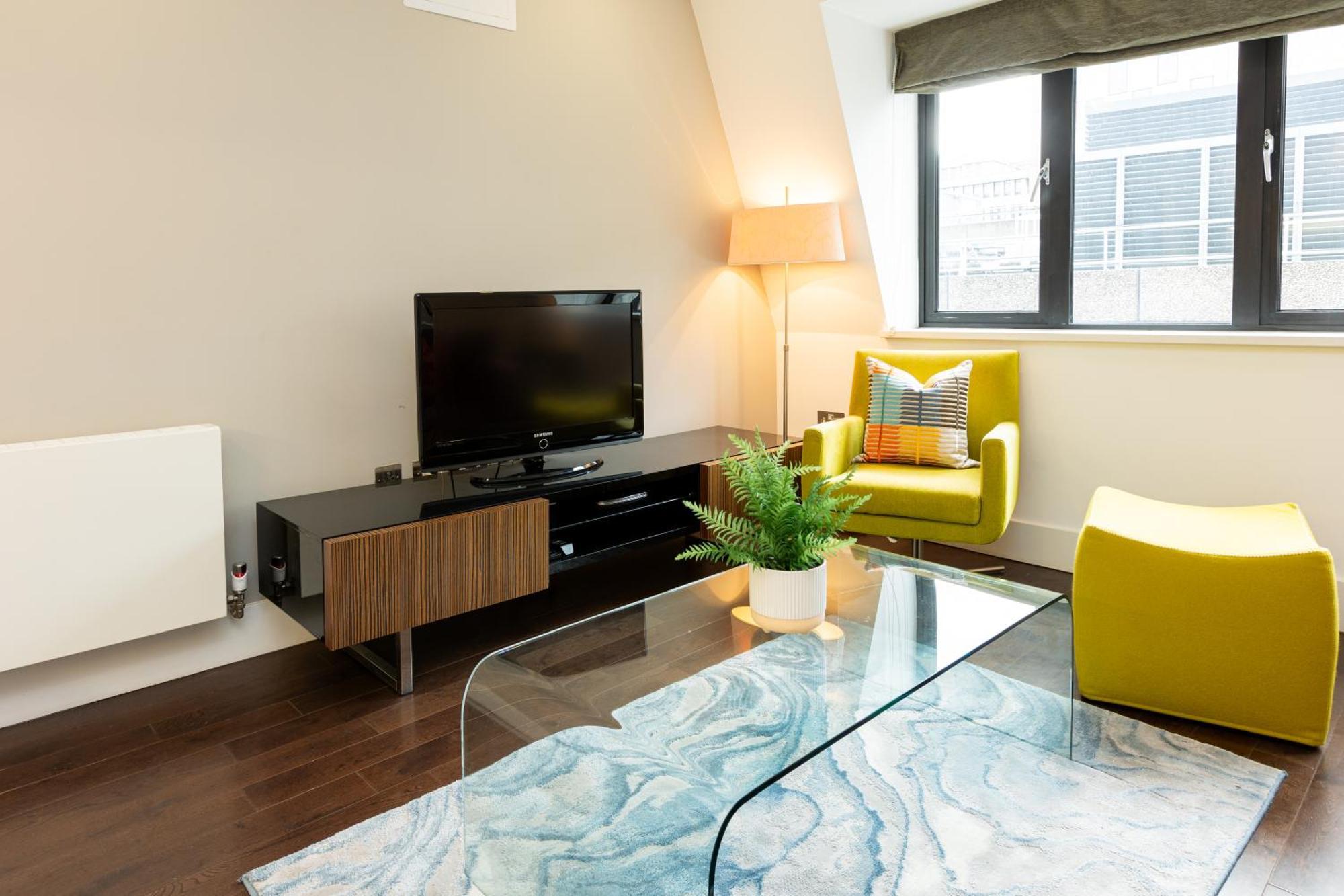 Comfortable 1br, 2 Mins From Monument Station! London