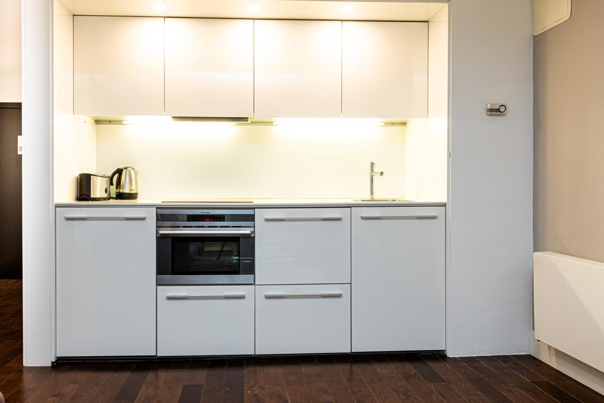 Apartment Comfortable 1br, 2 Mins From Monument Station!