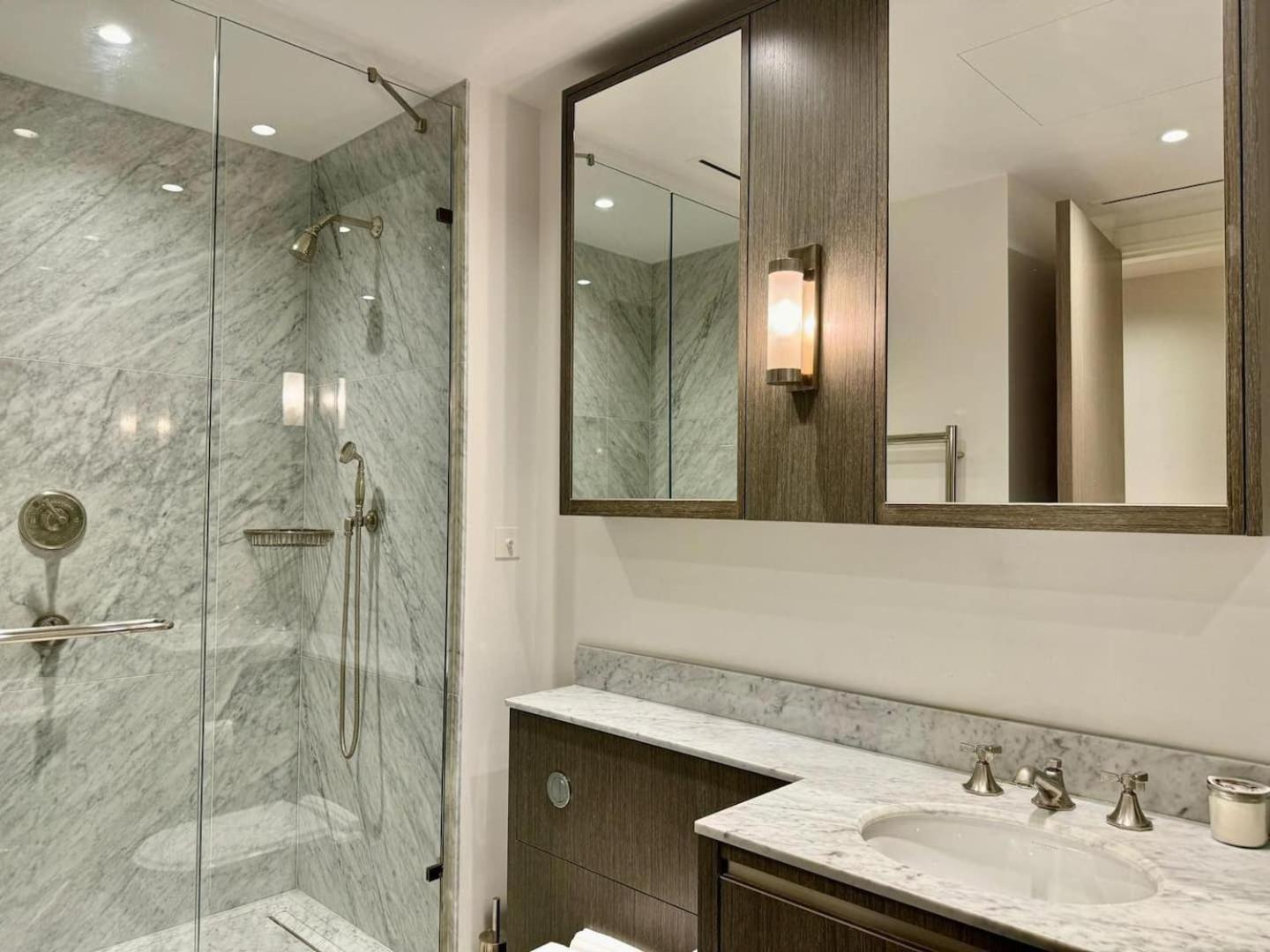 Holland Park 3 Bedroom Apartment Hospedagem domiciliar *