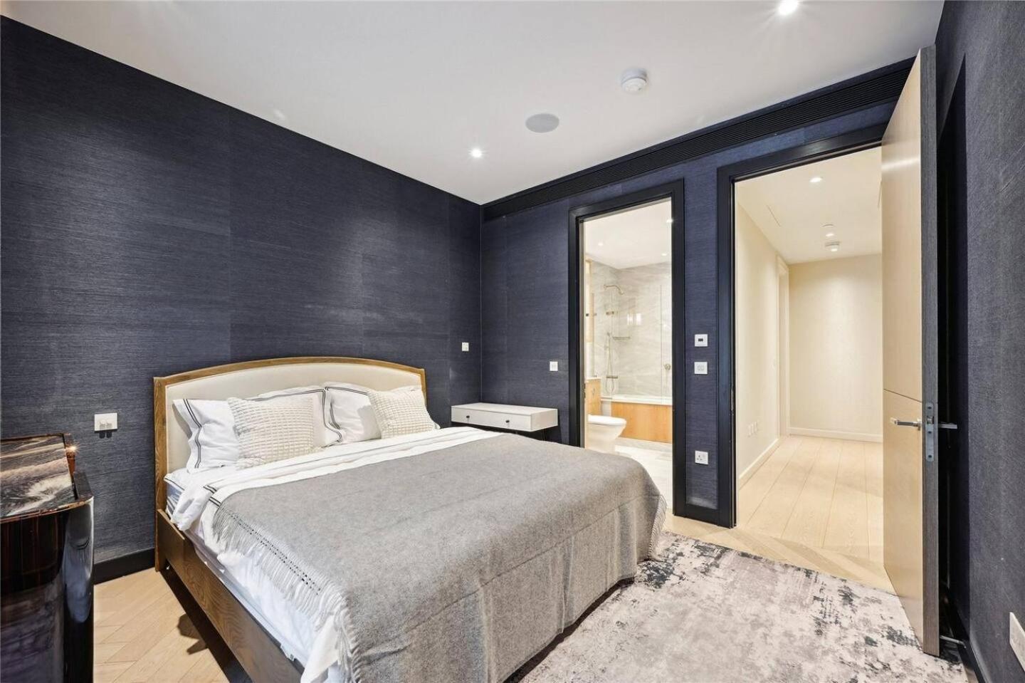 Hospedagem domiciliar Holland Park 3 Bedroom Apartment Londres