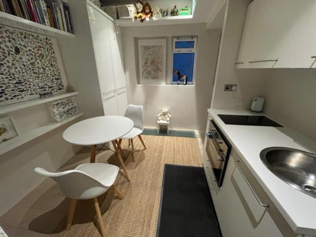 Modern Self-contained Ground And Basement * London