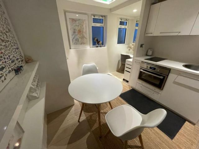 Modern Self-contained Ground And Basement Apartment London