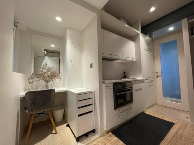 Apartment Modern Self-contained Ground And Basement London
