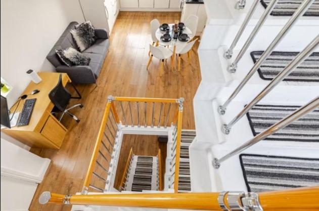 1 Bedroom Town House In * London