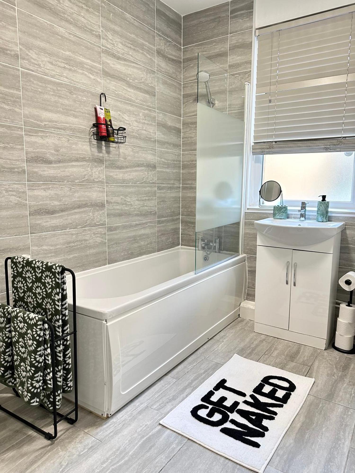 Luxe 4br Retreat * London