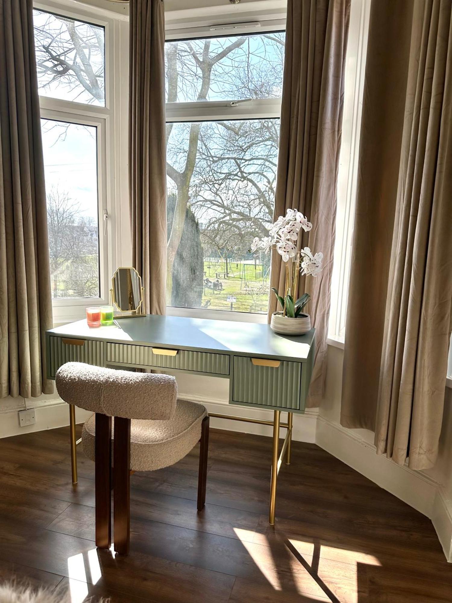 Luxe 4br Retreat * London