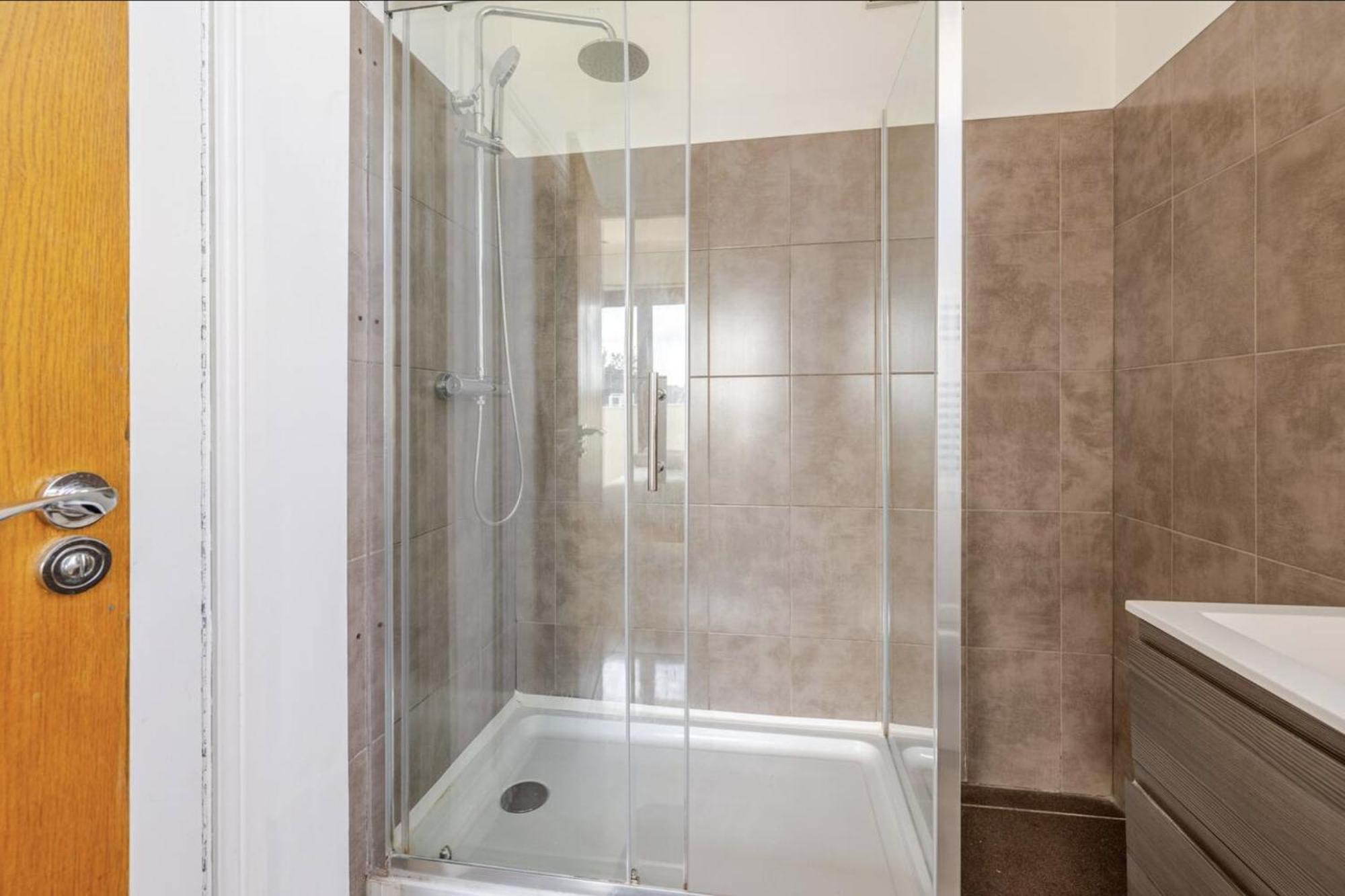 1 Bedroom Town House In * London