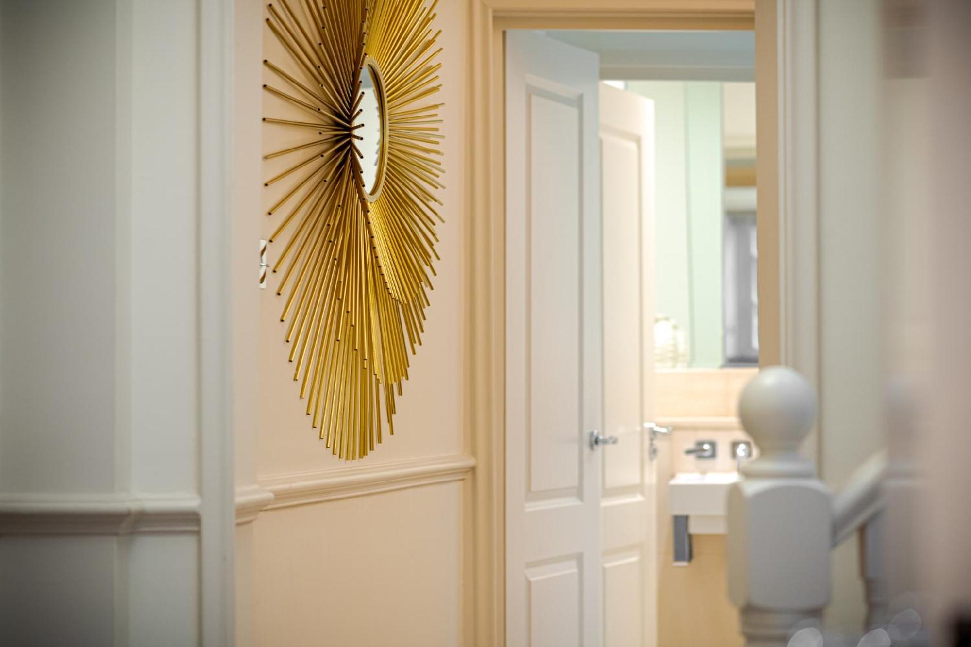 Apartment Luxury Belgravia 3br House With Skylights, Ac And Garage Parking