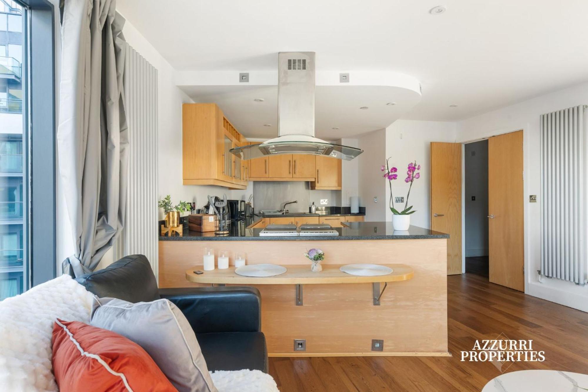 Apartment 50 Percent Off For Monthly And Only 7-minute To Crossharbour Station *