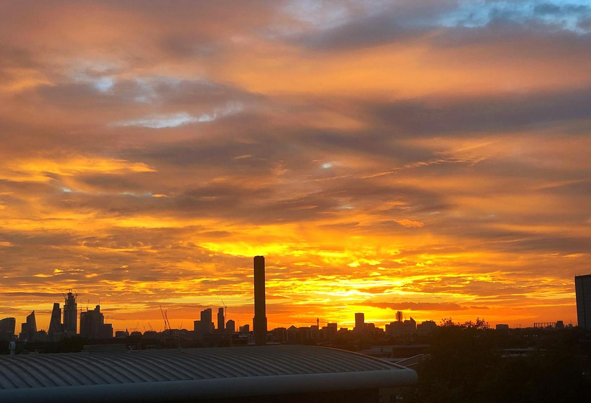 Sunset Heights Bright 2br With Views And Free Parking Apartamento