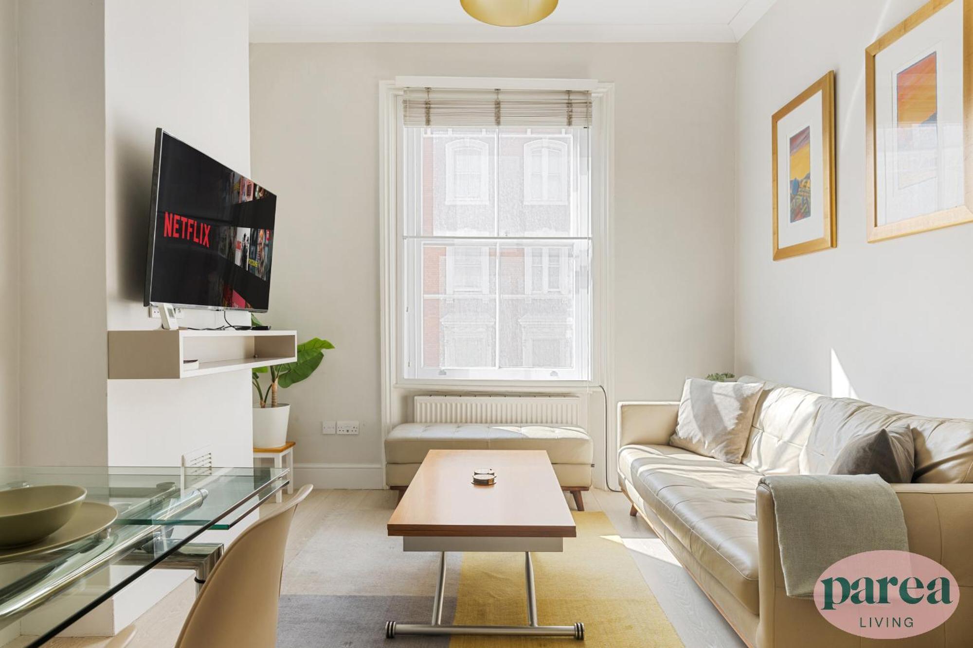 Parea Living - Stylish South Kensington Getaway Apartment