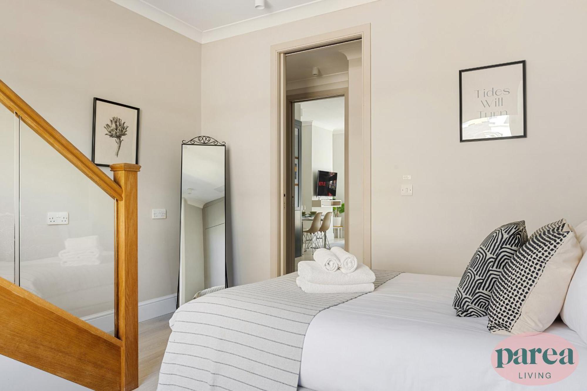 Parea Living - Stylish South Kensington Getaway *