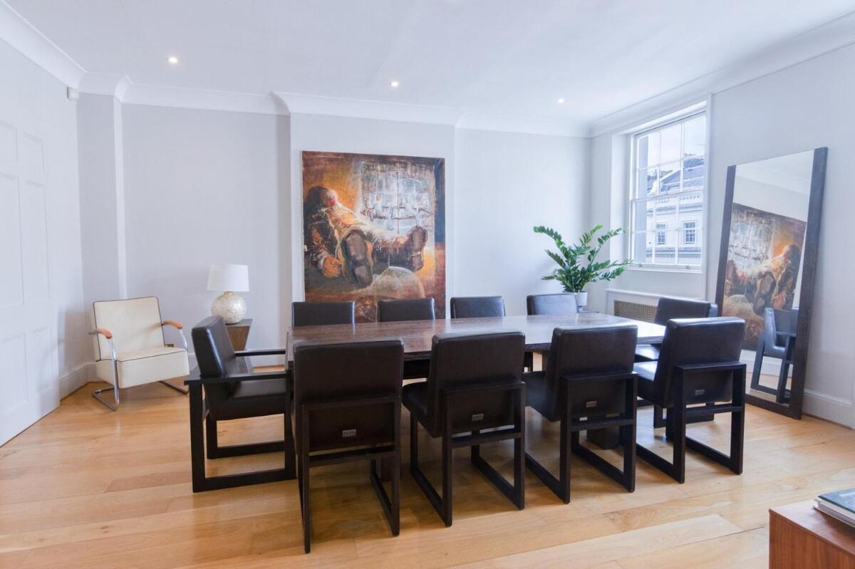 Apartment 3 Bedroom Luxury In Eaton Square