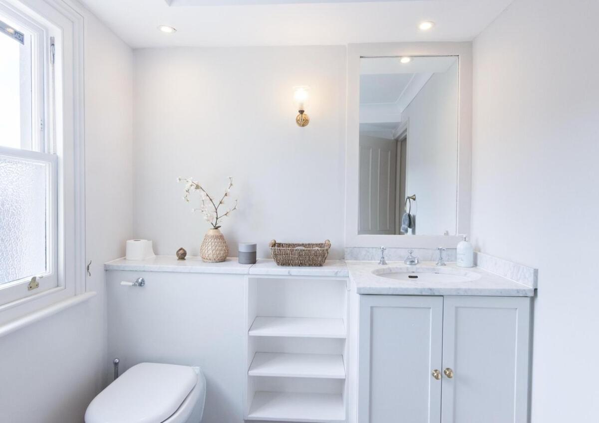 Apartment 3 Bedroom Luxury In Eaton Square London