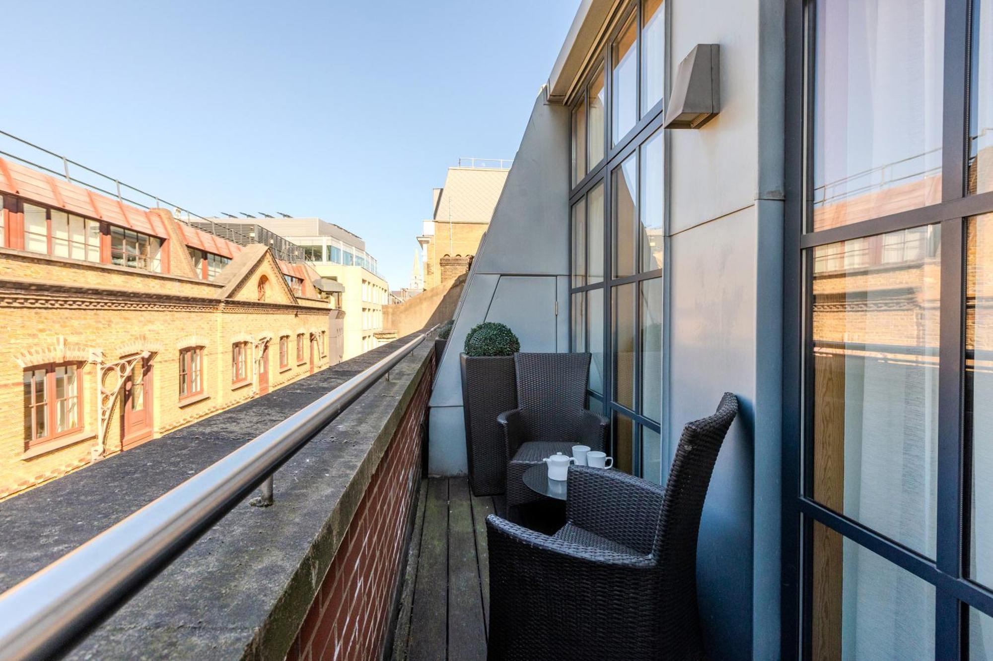 Servised On Artillery Lane 4* London