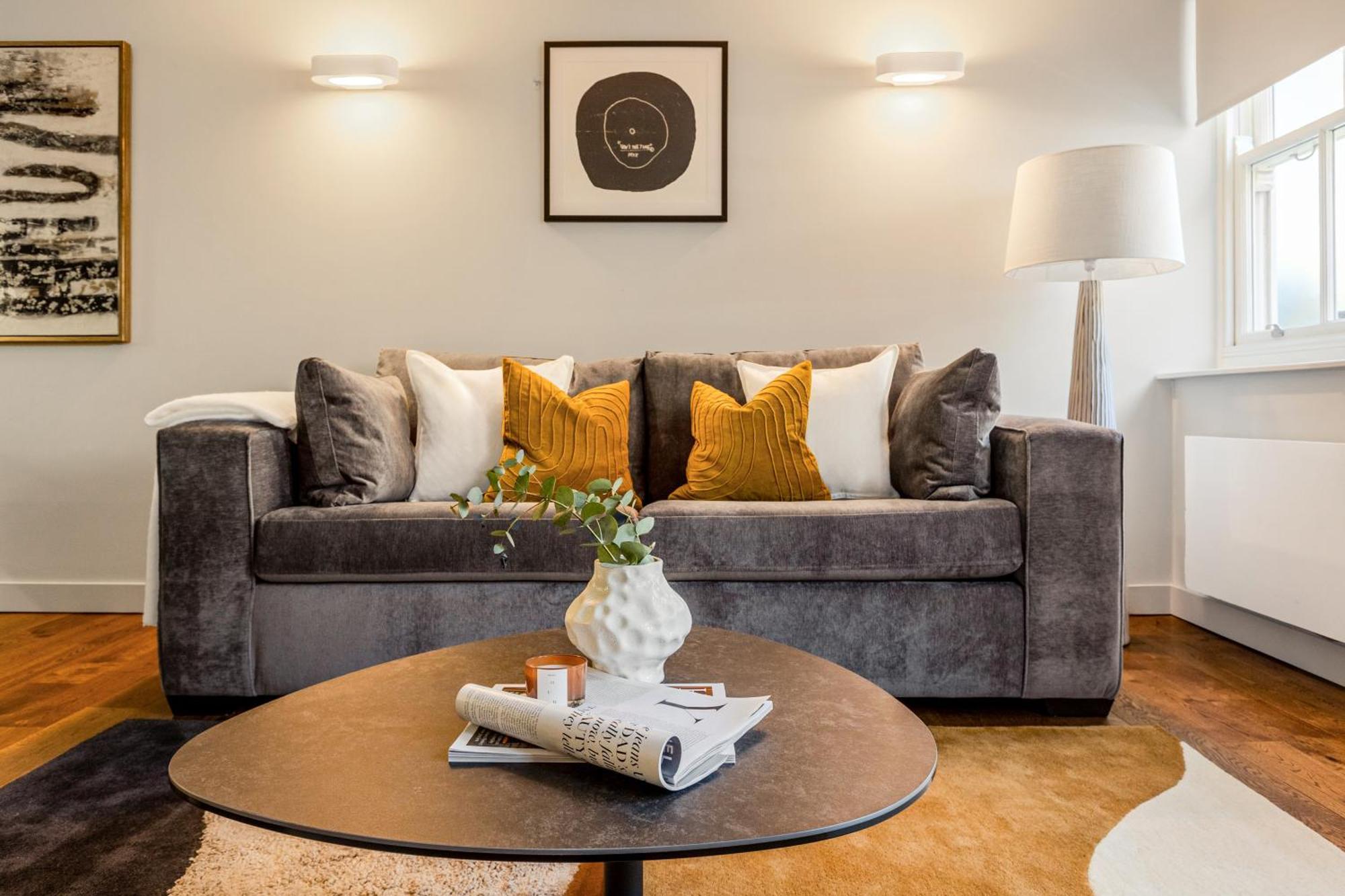 Aparthotel Servised On Artillery Lane 4*