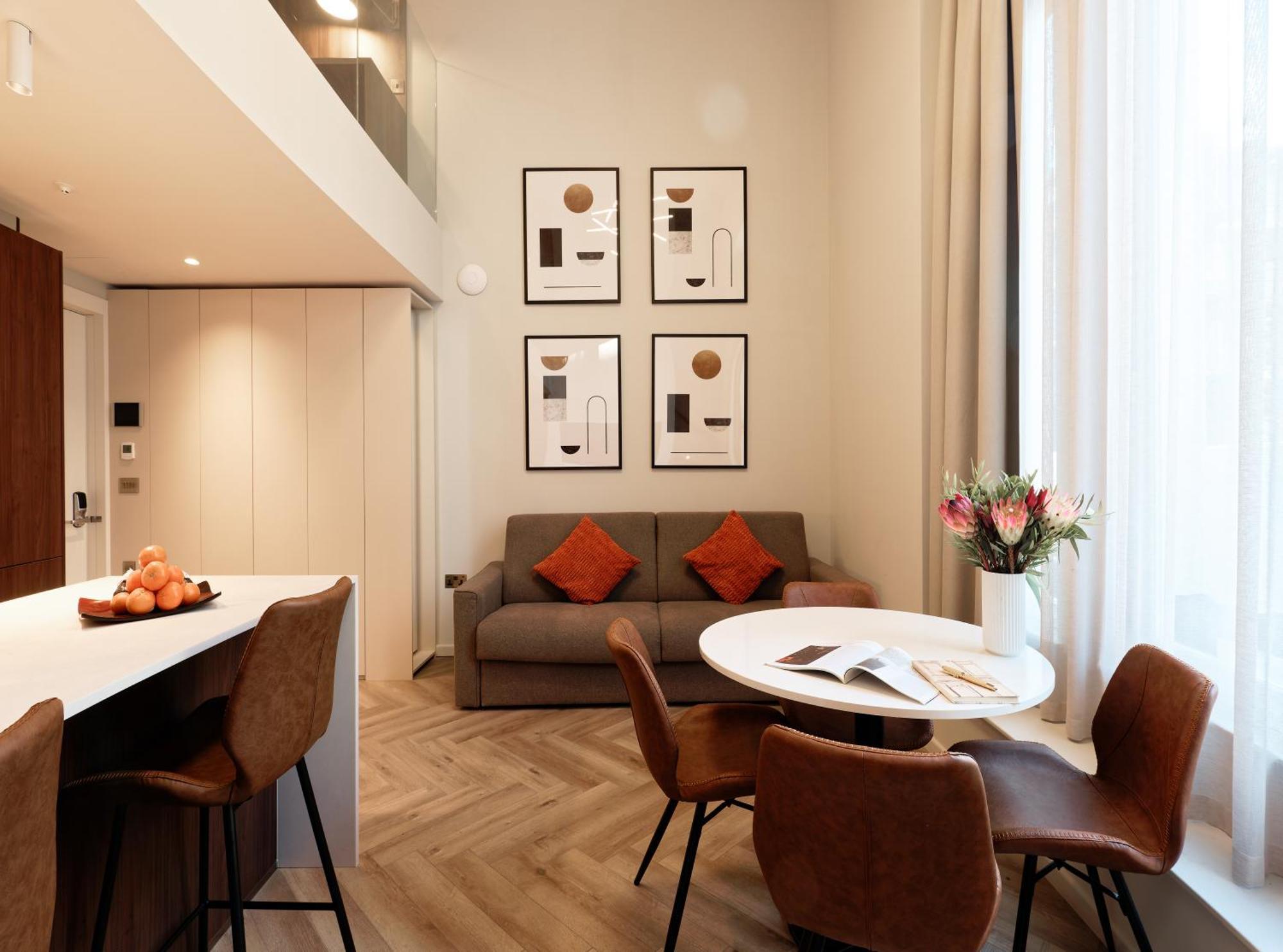 Notting Hill Hyde Park By D'montrio