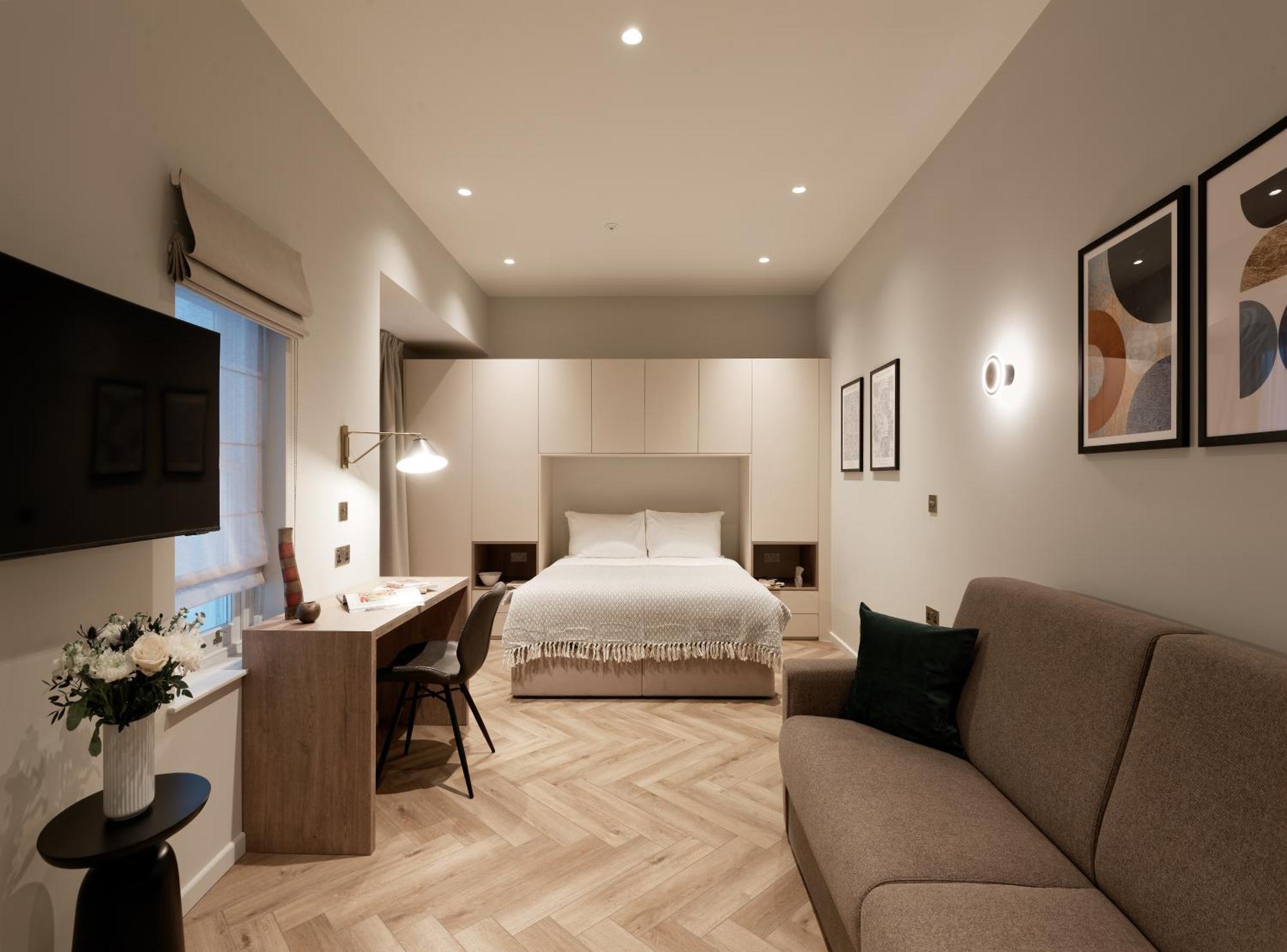 Notting Hill Hyde Park By D'montrio *