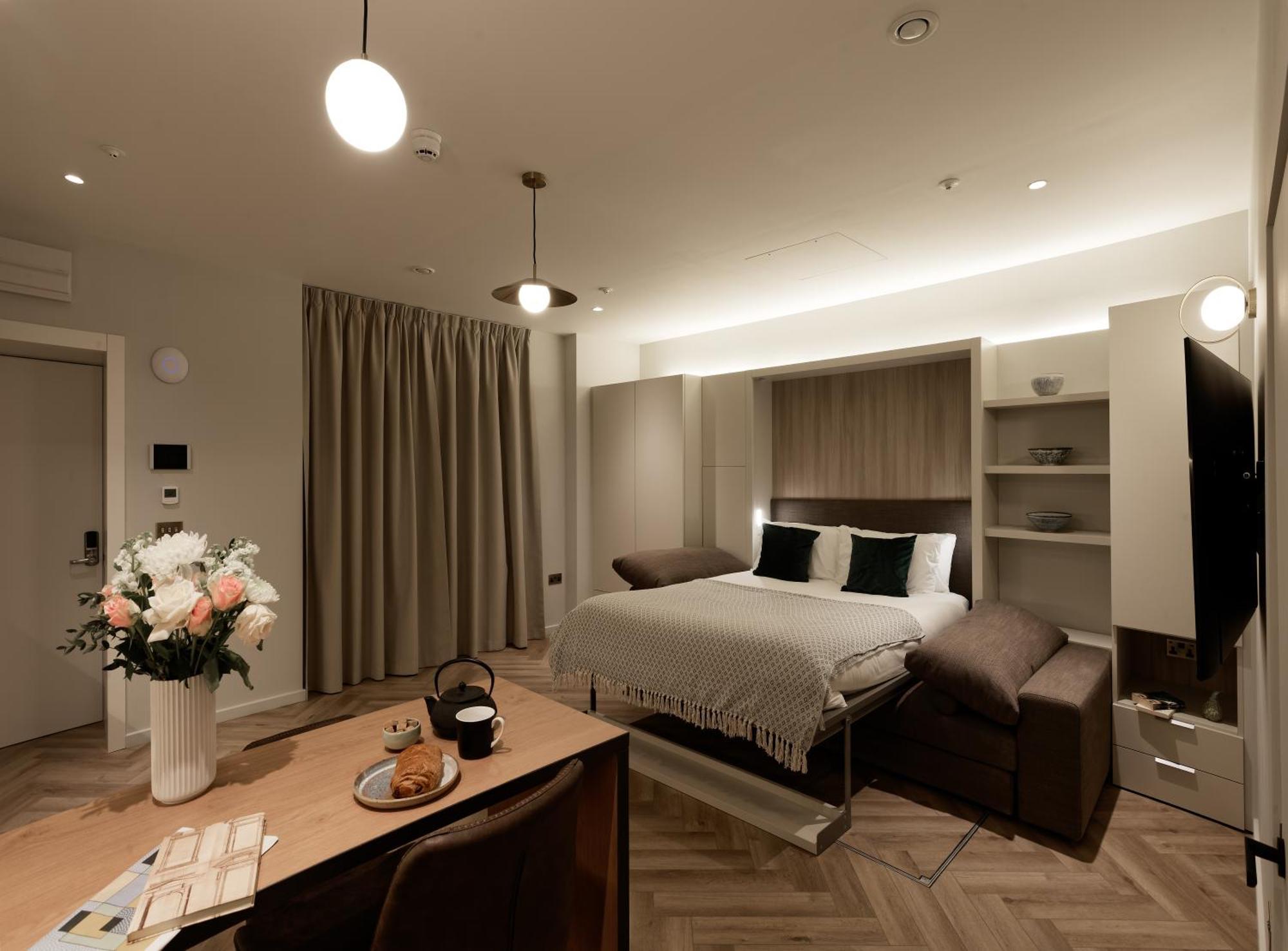 Notting Hill Hyde Park By D'montrio *