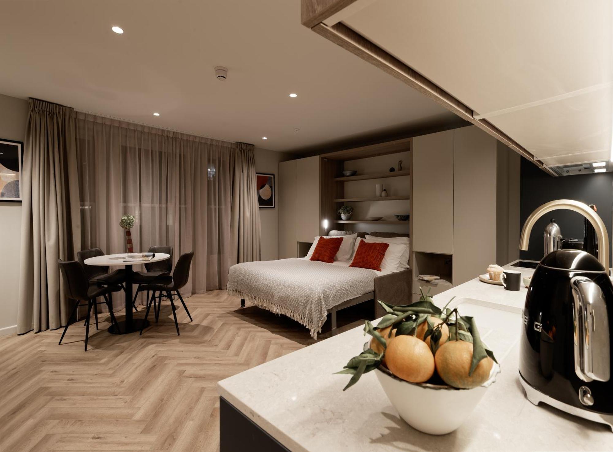 Notting Hill Hyde Park By D'montrio