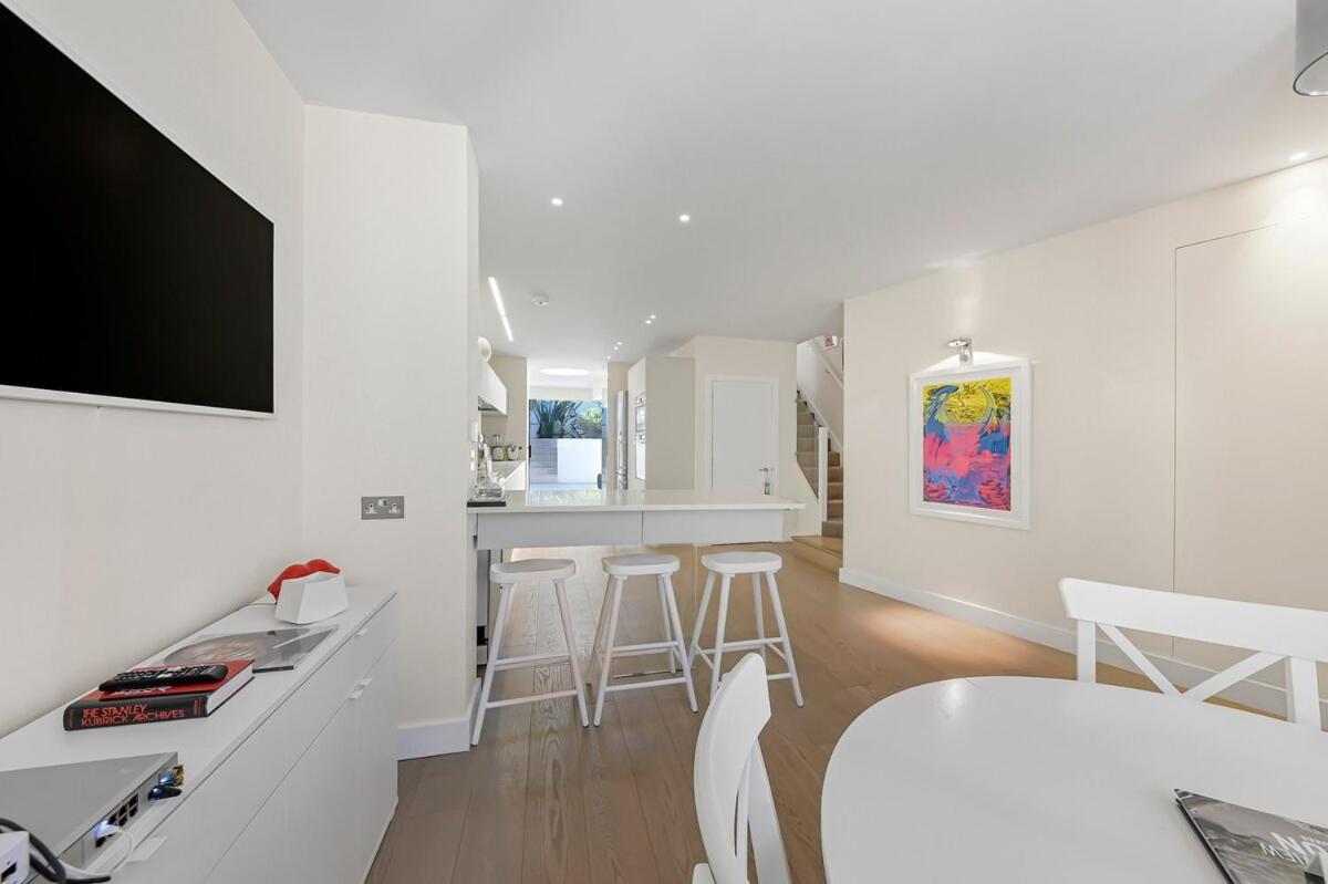 Pink Floyd 3br Flat In Maida Vale Near Notting Hill And Little Venice Apartment