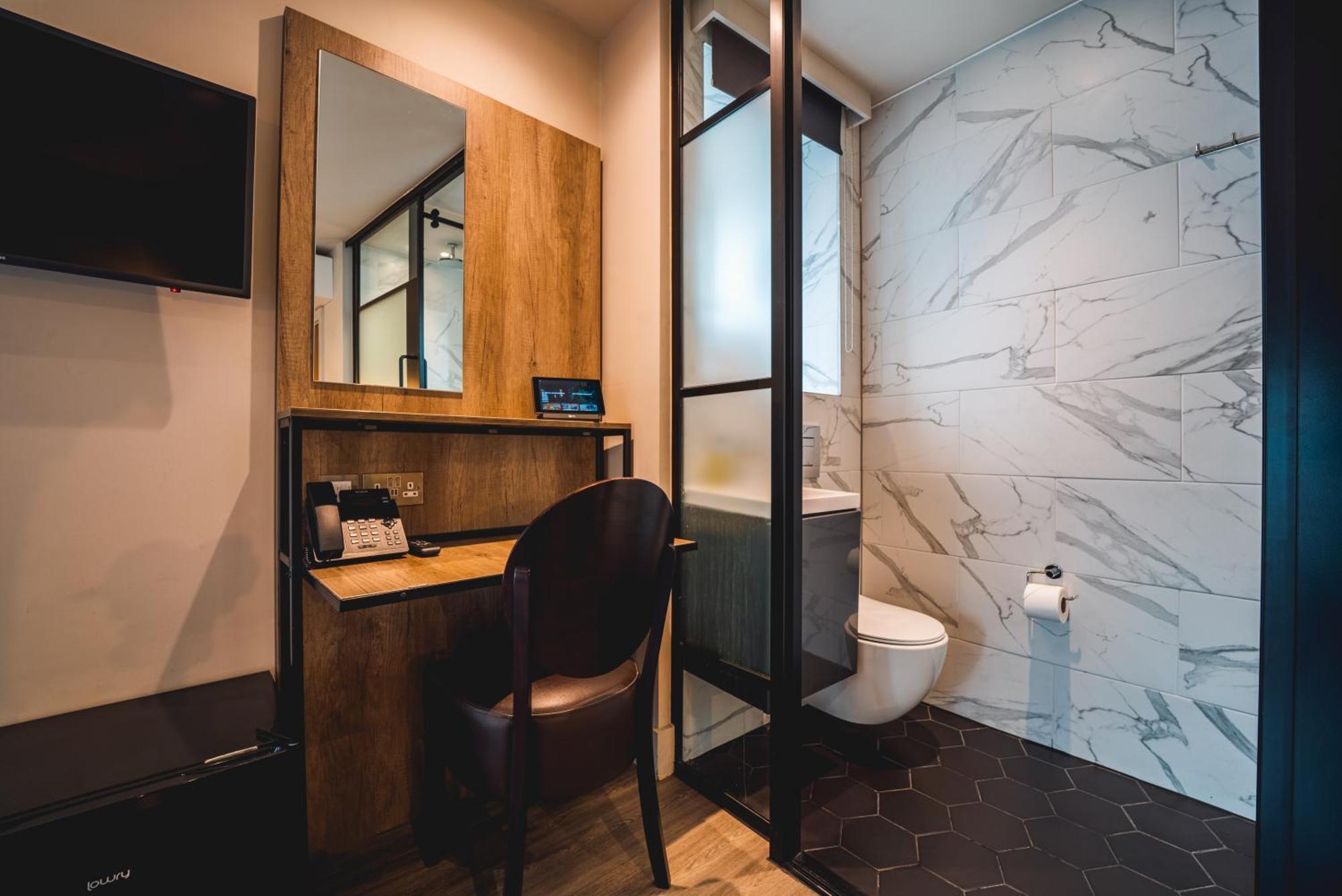 Euston Square 3*