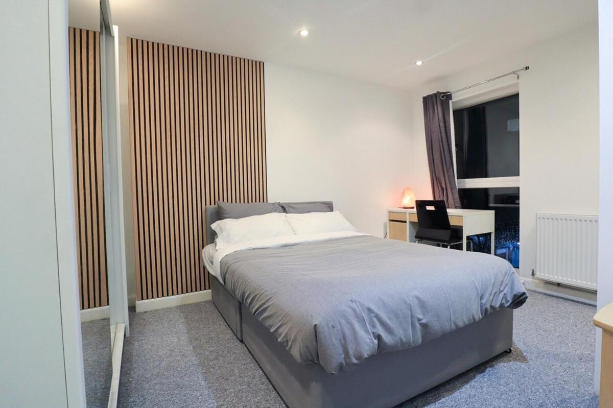 Canary Wharf 1-bedroom Apartment, Sleeps 3 - Prime Location Apartment London