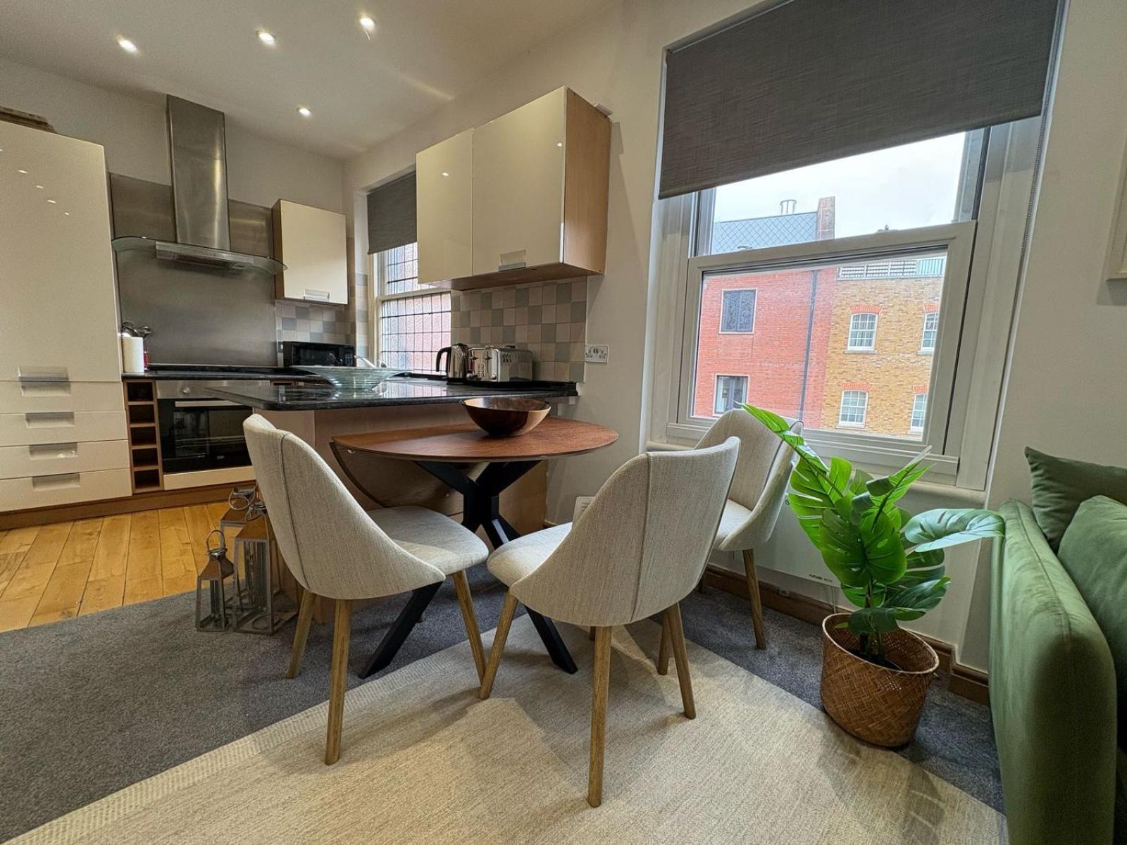Estatesmen Mayfair Bond Street Flat *
