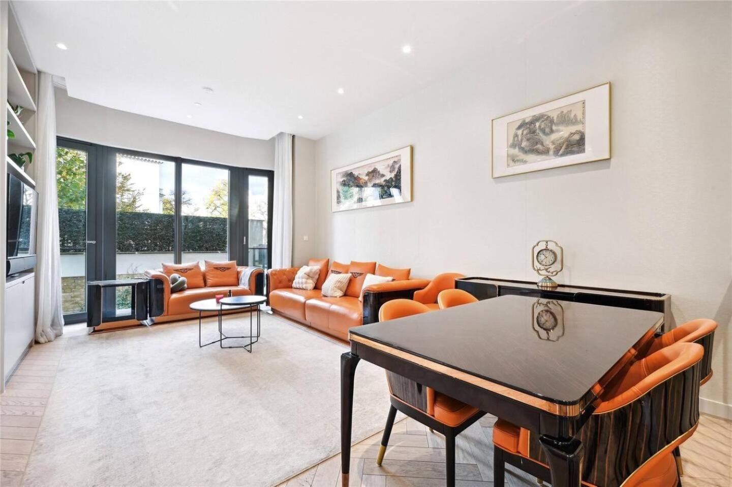Hospedagem domiciliar Holland Park 3 Bedroom Apartment